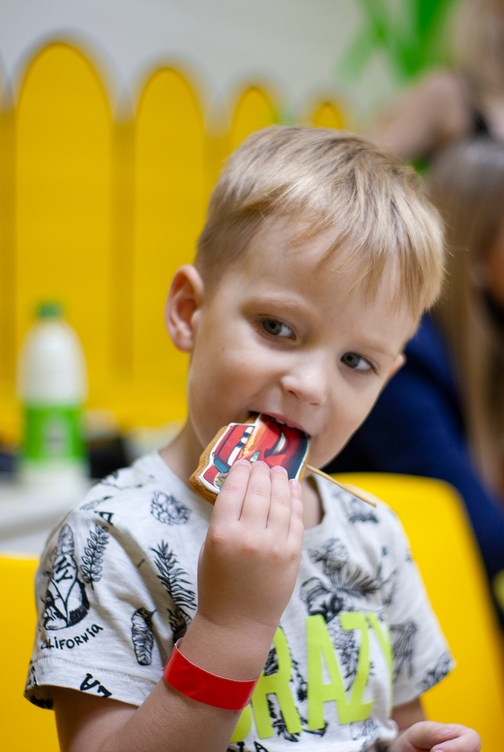 День рождения Арсюши и Стасеньки. Альбомы с самого детства. +79237847111