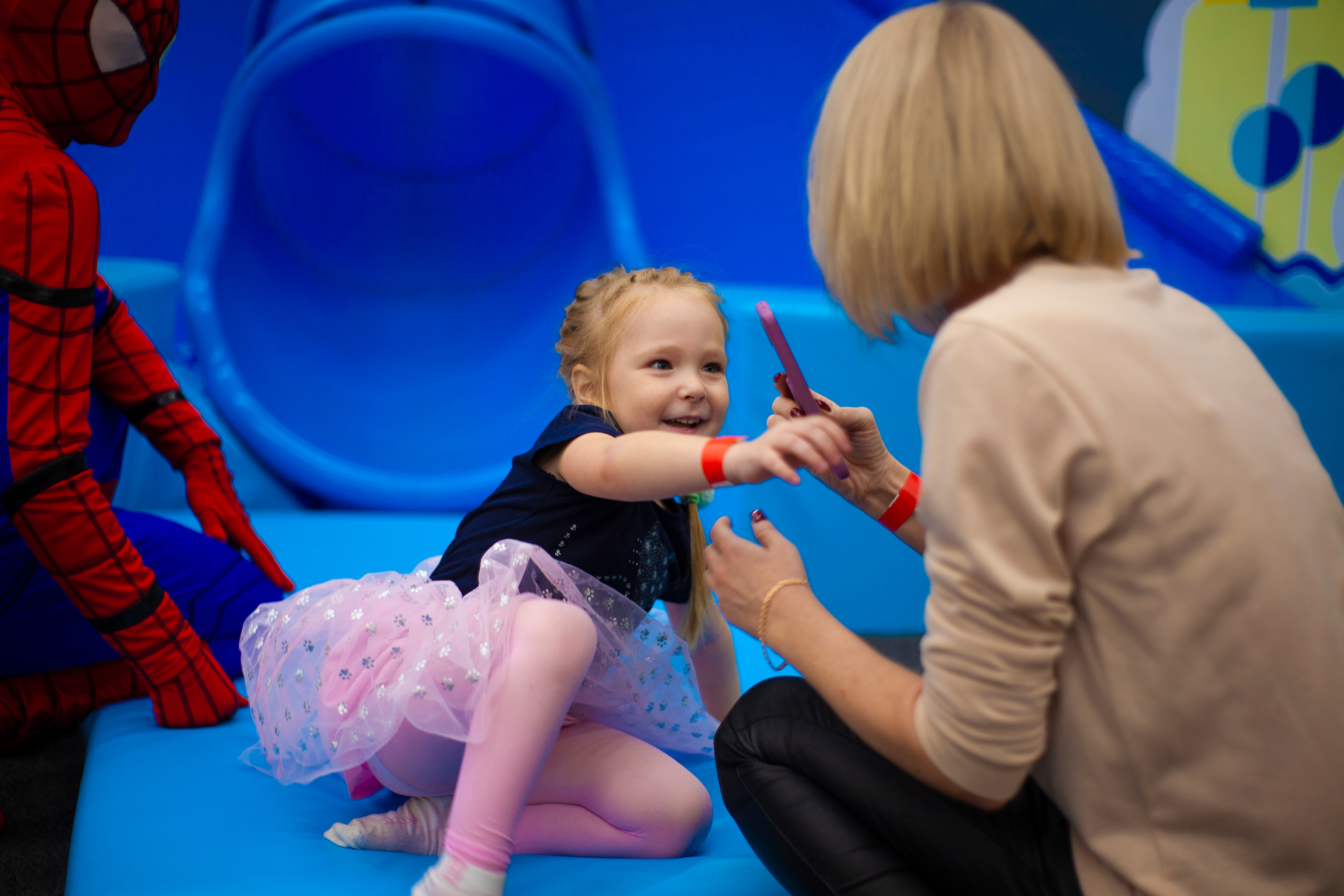 День рождения Арсюши и Стасеньки. Альбомы с самого детства. +79237847111