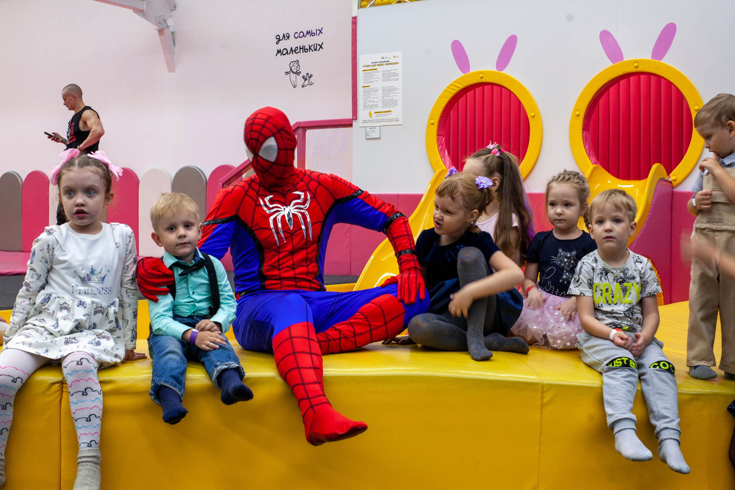 День рождения Арсюши и Стасеньки. Альбомы с самого детства. +79237847111