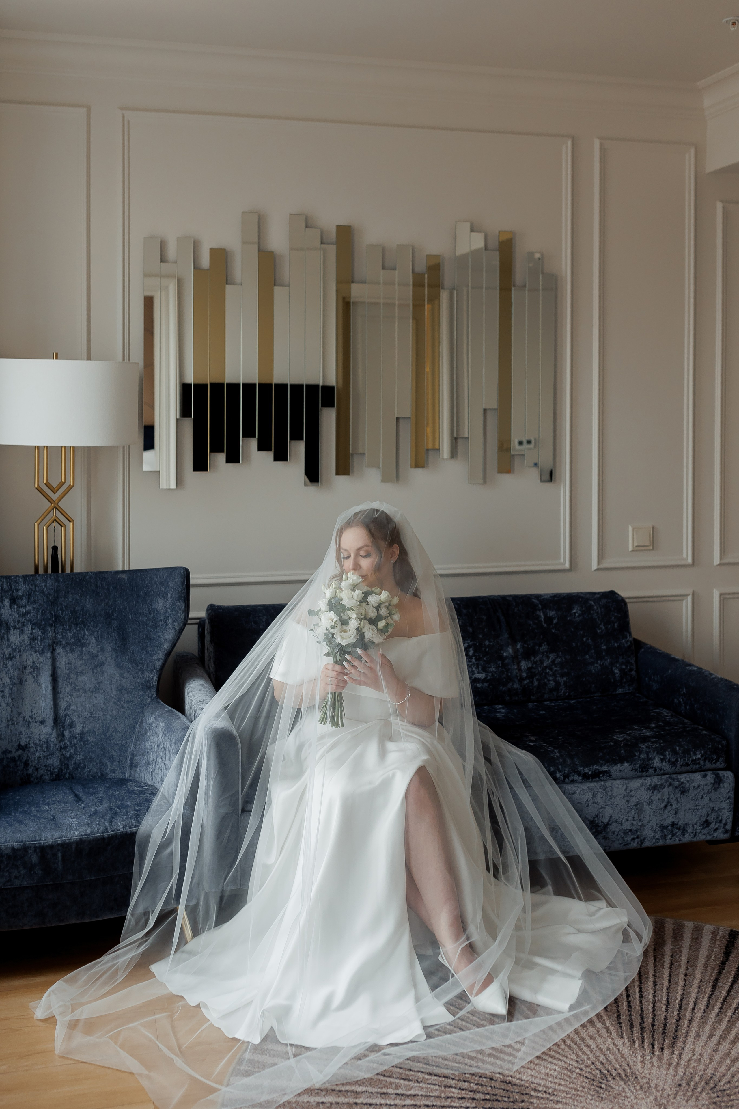 Свадебная фотосессия в отеле Marriott imperial plaza в Москве. Свадебный фотограф в Москве Дарья Олендарёва