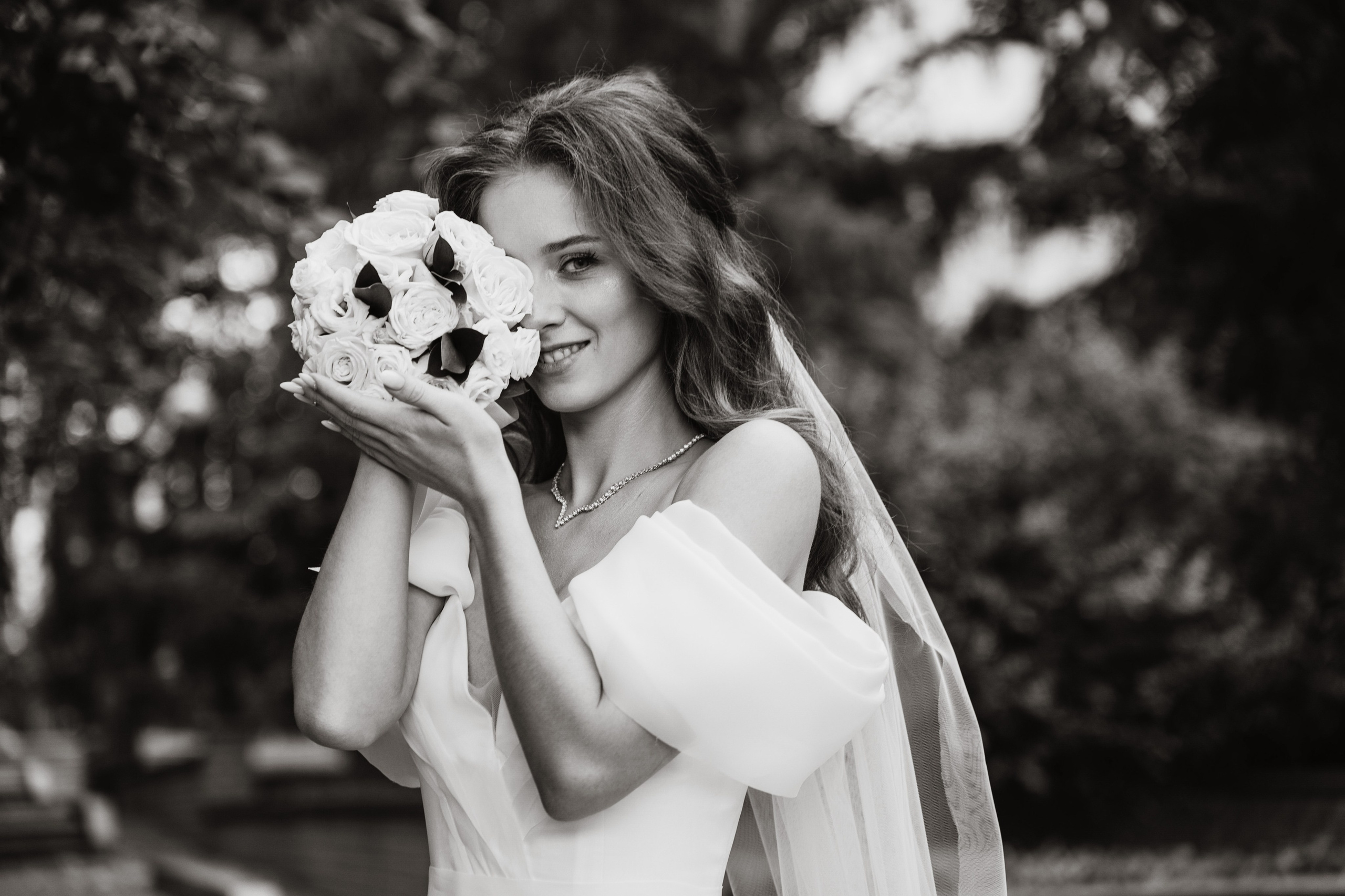 свадебная фотосессия на природе, свадьба осенью, платье на свадьбу, фата невесты