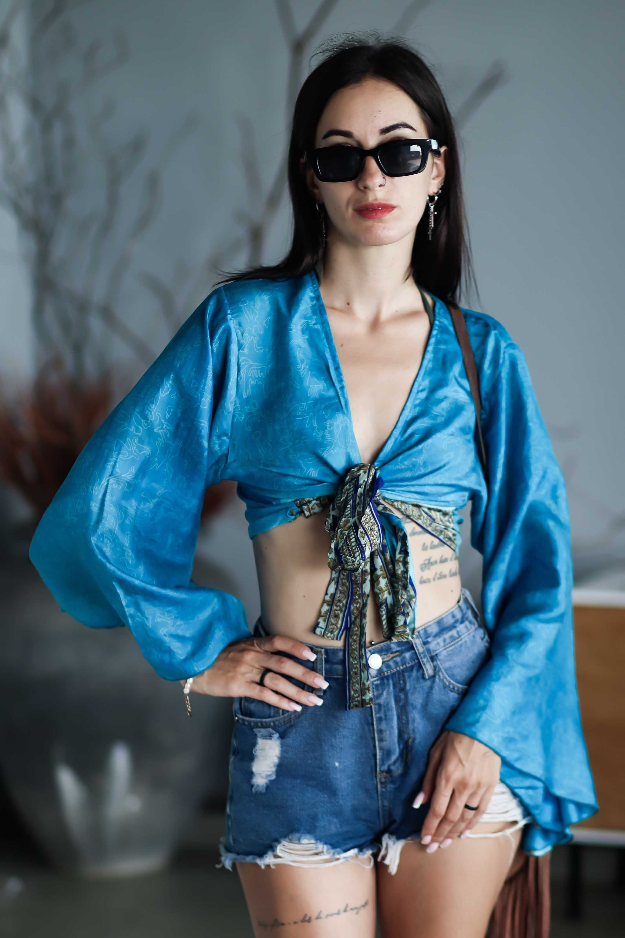 Коллекция купальников бикини. Фотограф на Шри-Ланке