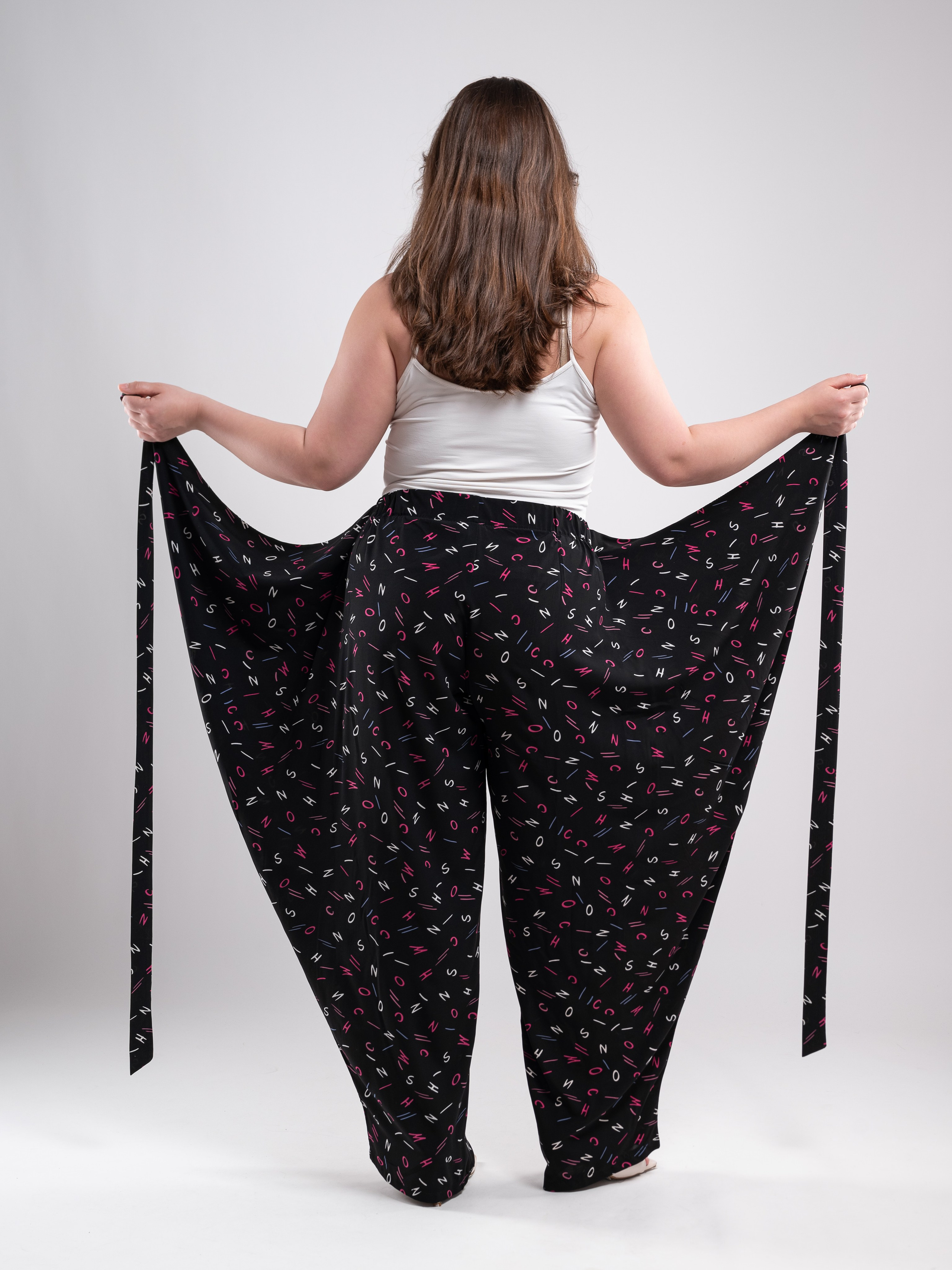 Брюки трансформеры. Предметный фотограф, фото для маркетплейсов Пятигорск, КМВ