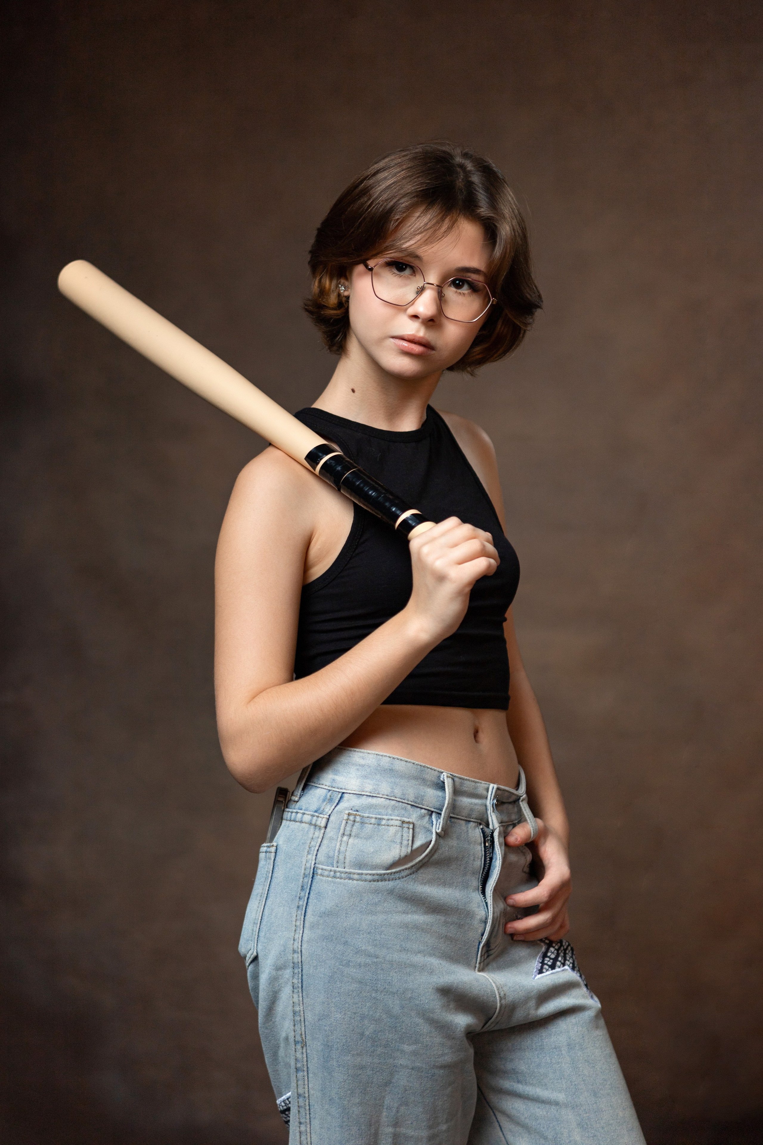 Портрет на коричневом холсте. Правильный Выпускной Альбом