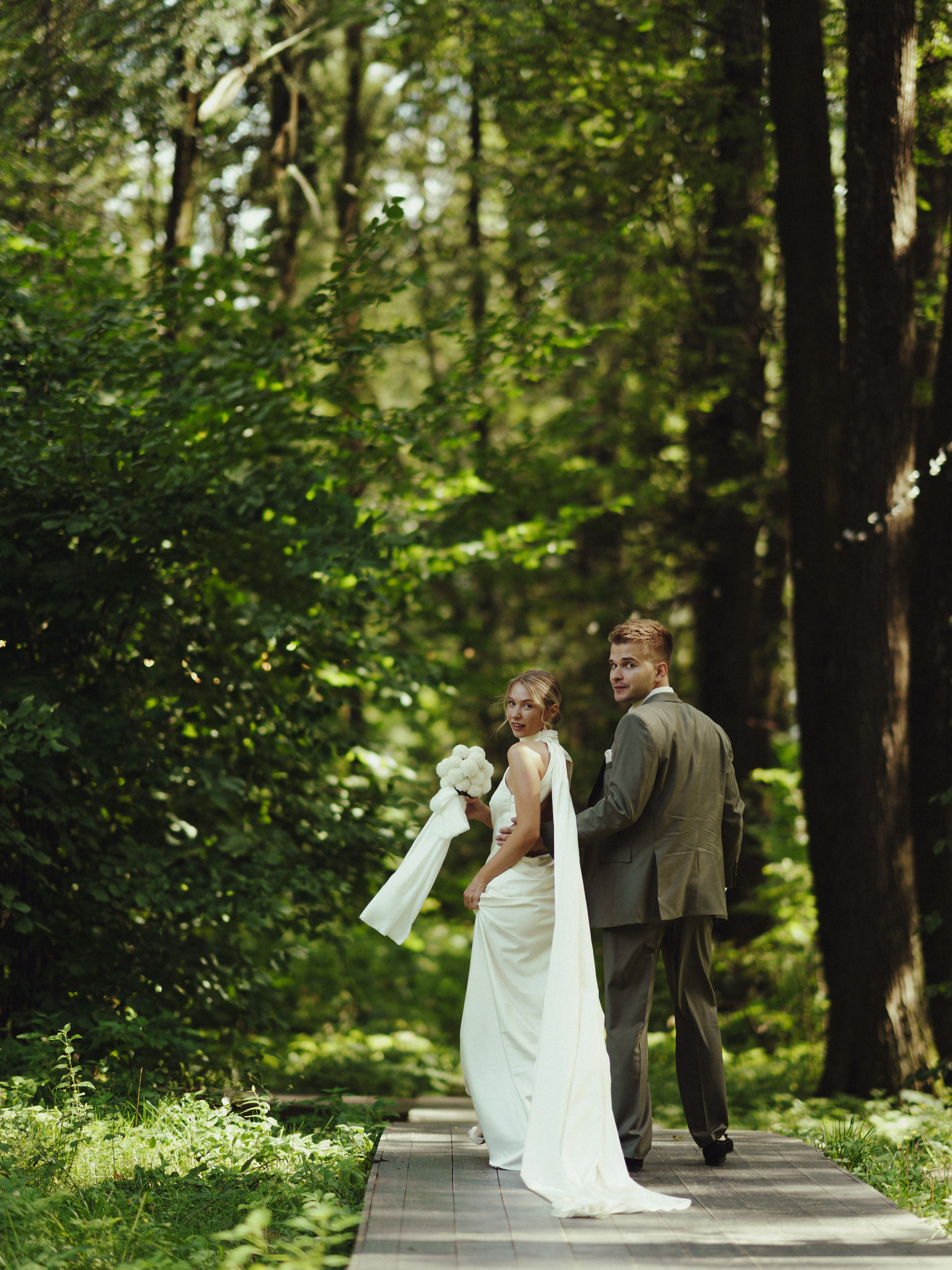 И даже птицы им пели песни. Свадебный фотограф Наташа Алешина