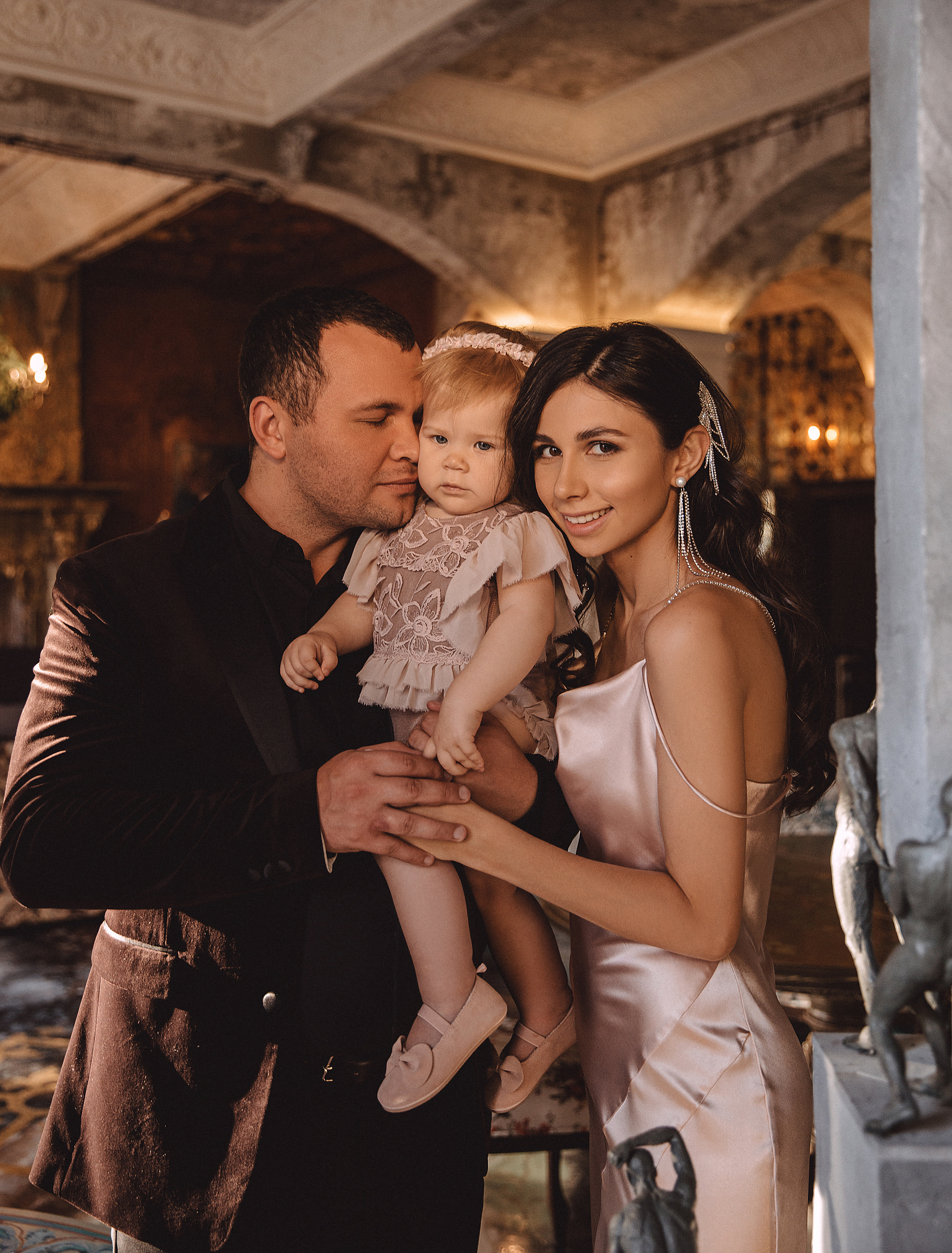 Семейная съемка в салоне «Ambassador». Фотограф в Краснодаре и Краснодарском крае