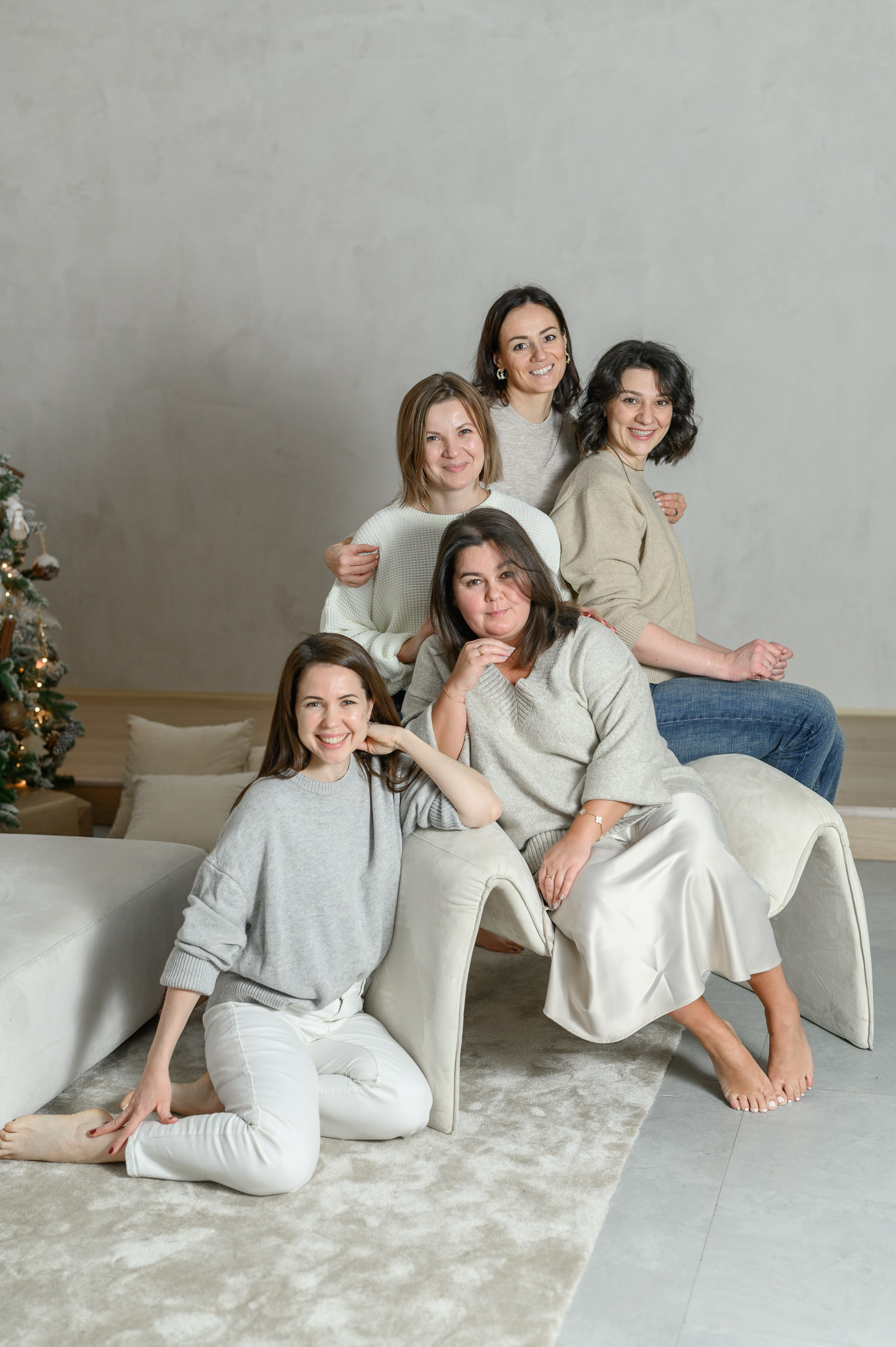 Новогодняя фотосессия с подругами в фотостудии Мимика, зал Фуджи. Semerlina.ru