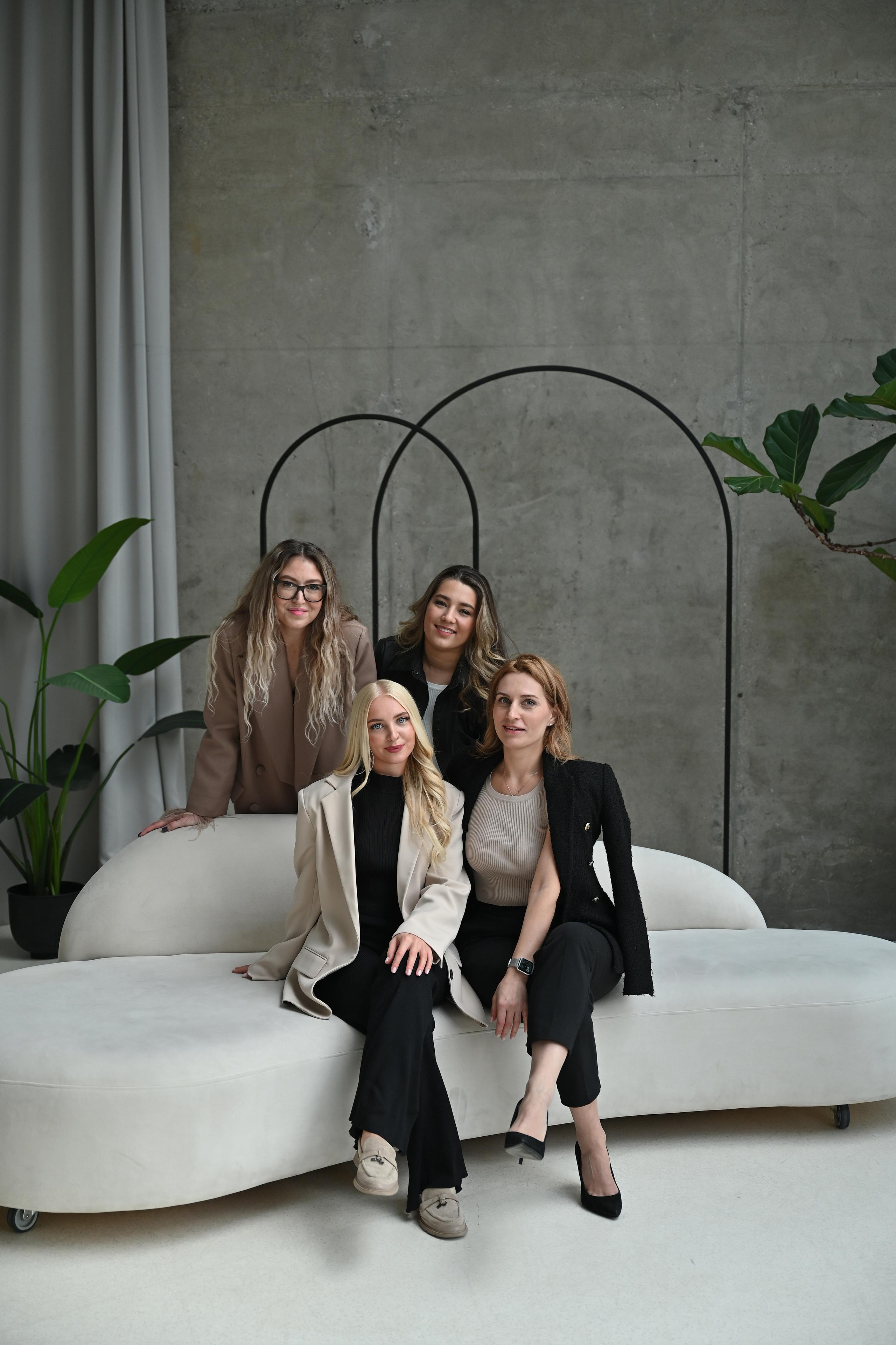 Съёмка команды Nail-студии. Semerlina.ru