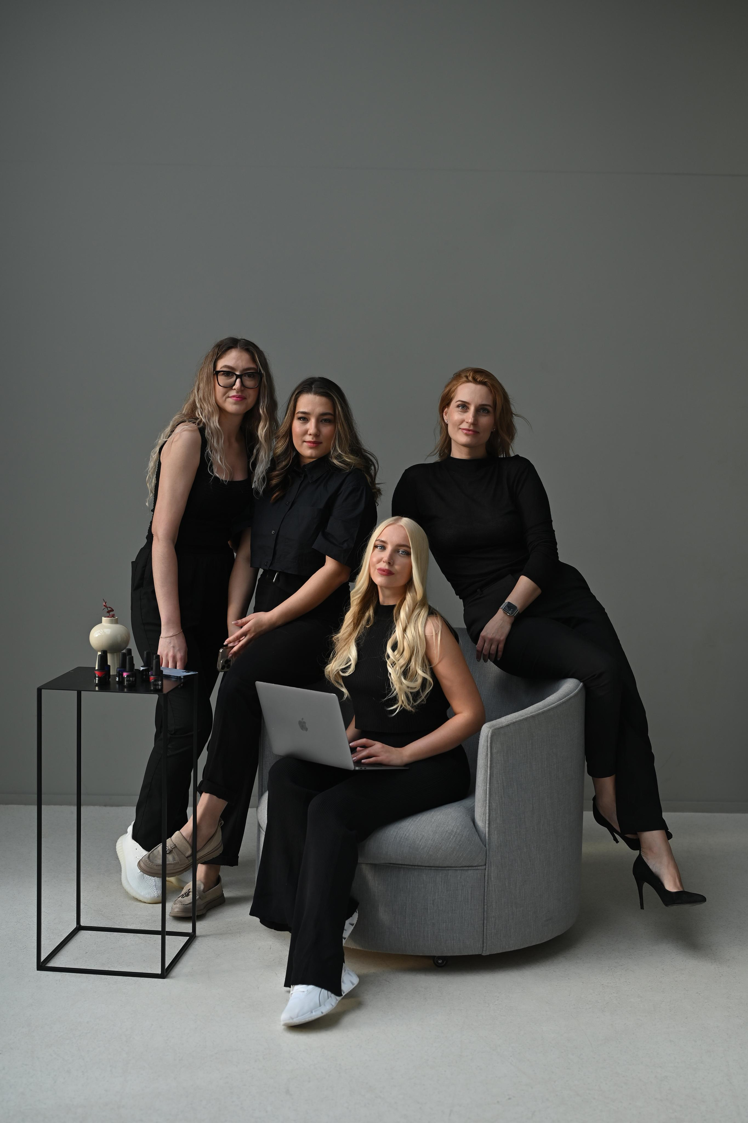 Съёмка команды Nail-студии. Semerlina.ru