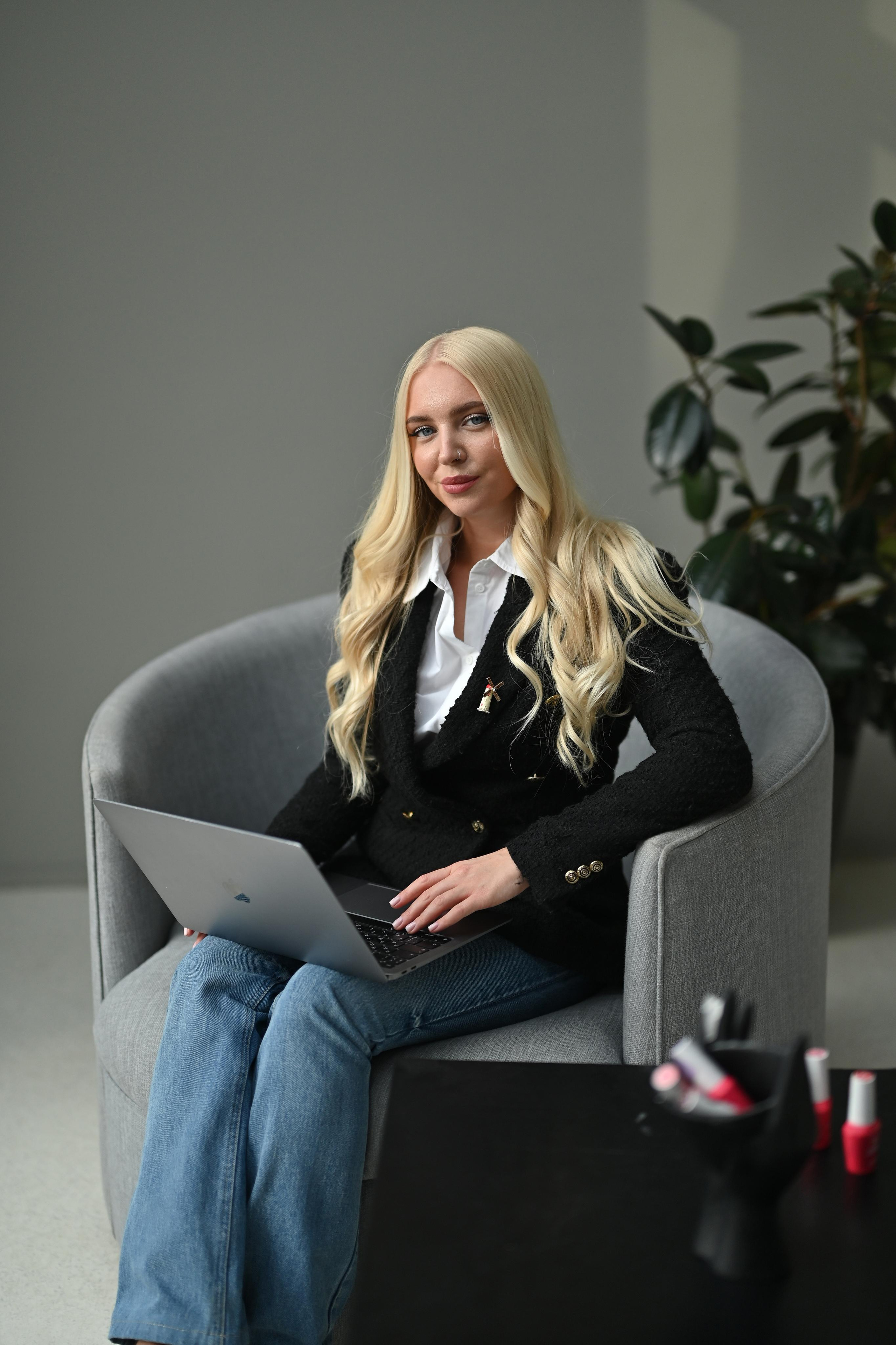 Съёмка команды Nail-студии. Semerlina.ru