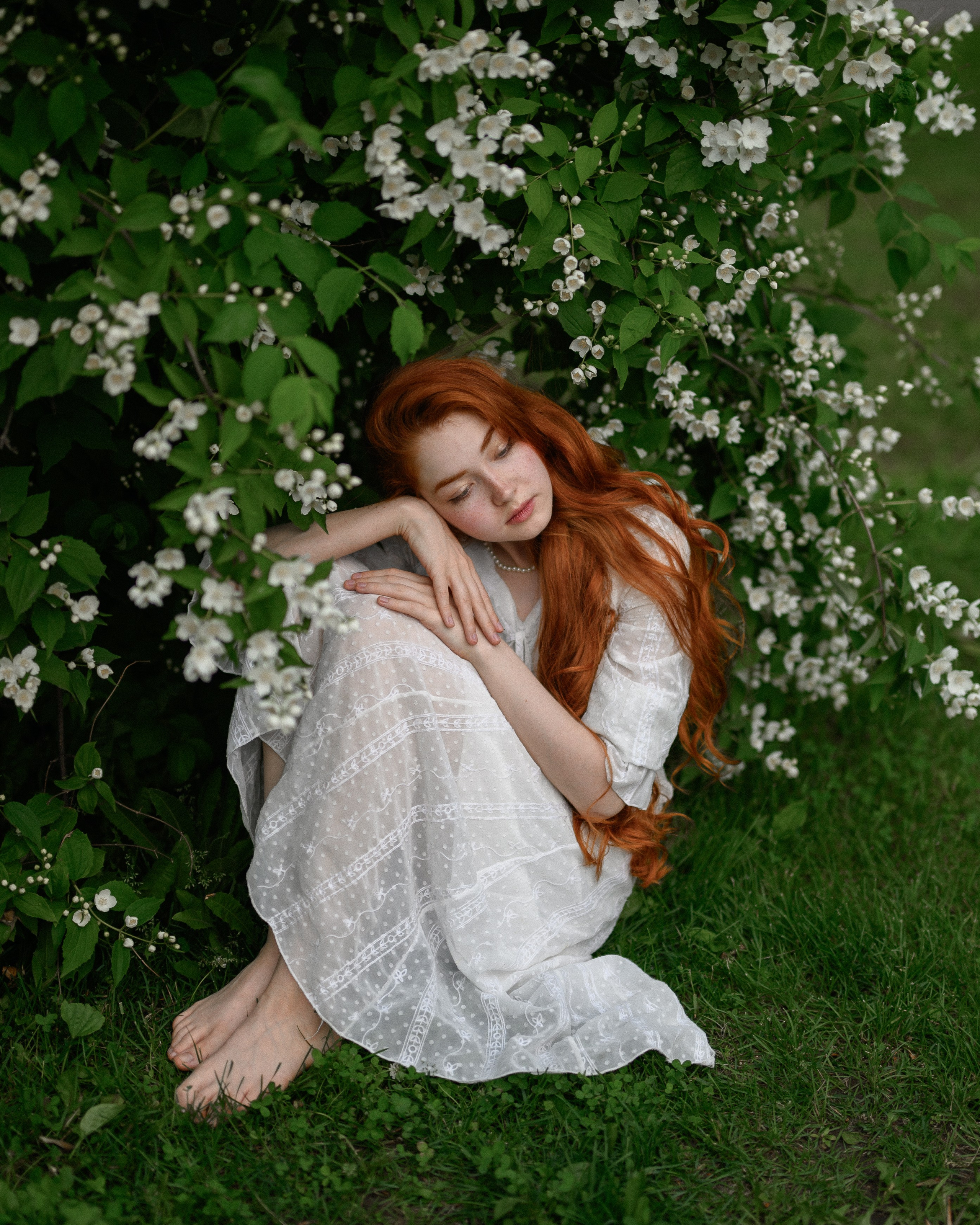 Съёмка в белом цветении в Сиреневом саду. Semerlina.ru