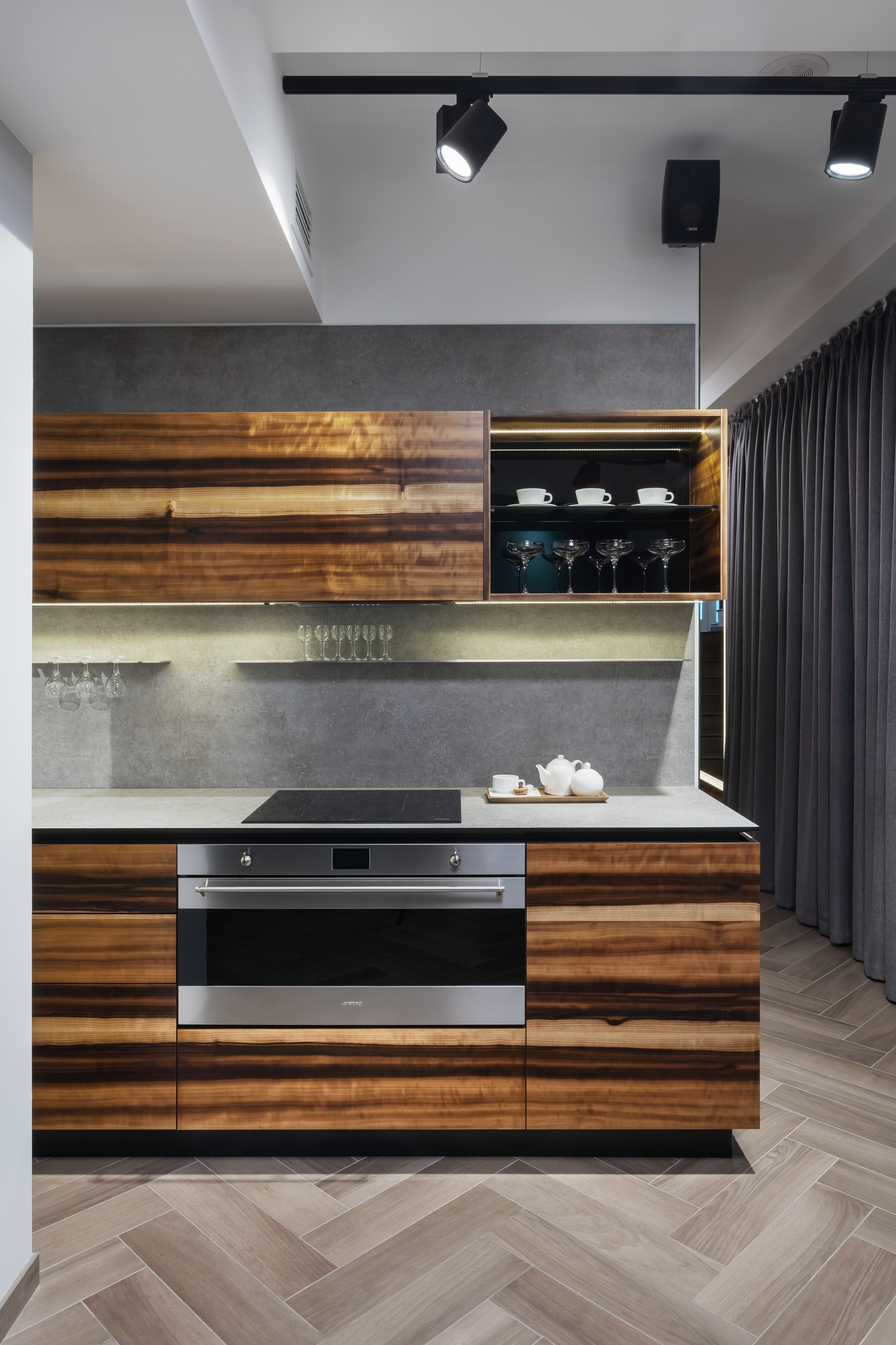 Кухня из натурального шпона. Мебель на заказ