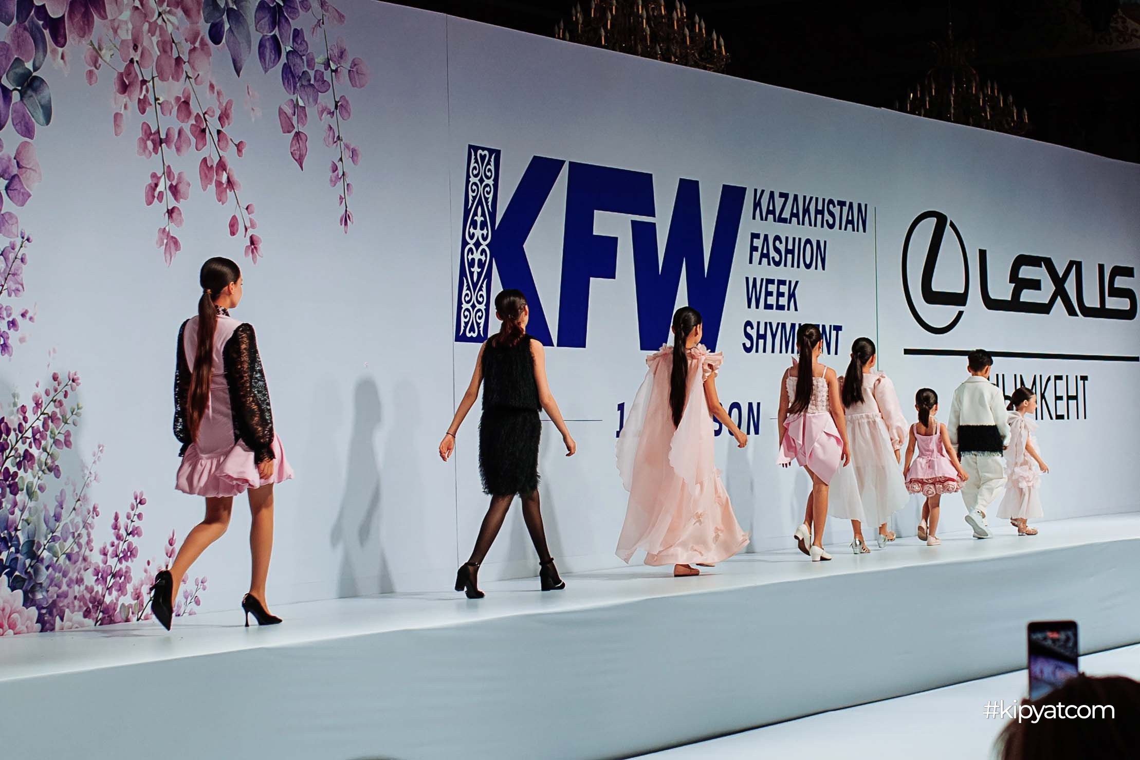 KAZAKHSTAN FASHION WEEK SHYMKENT «11 SEASON» KIDS. Кипятком Шымкент
