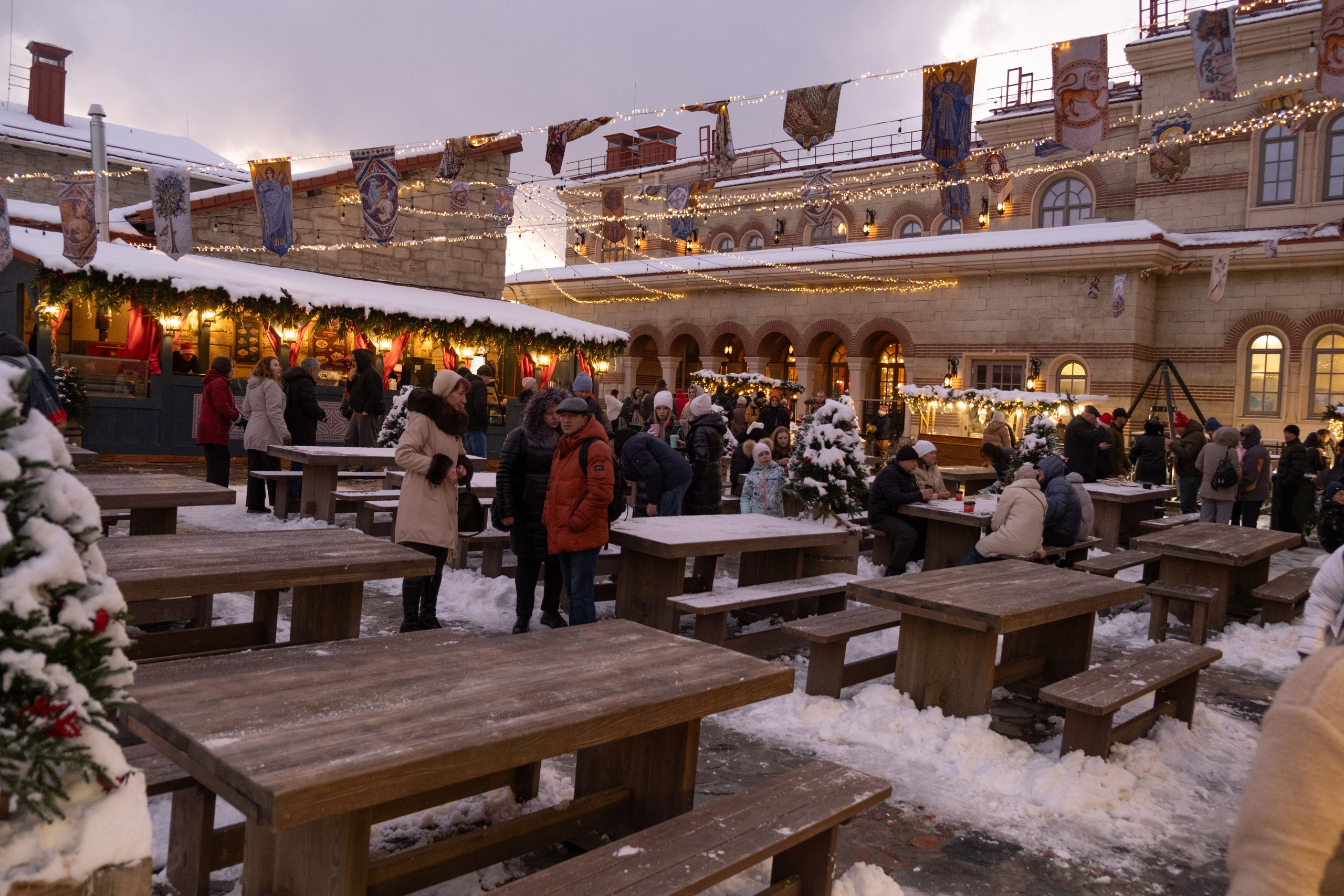 Новогодний репортаж из парка «Новый Херсонес» | Фотограф Илья Желдак. Профессиональная фотосъемка в Крыму. Натуральные эмоции и живые кадры. Забронируйте дату прямо сейчас!