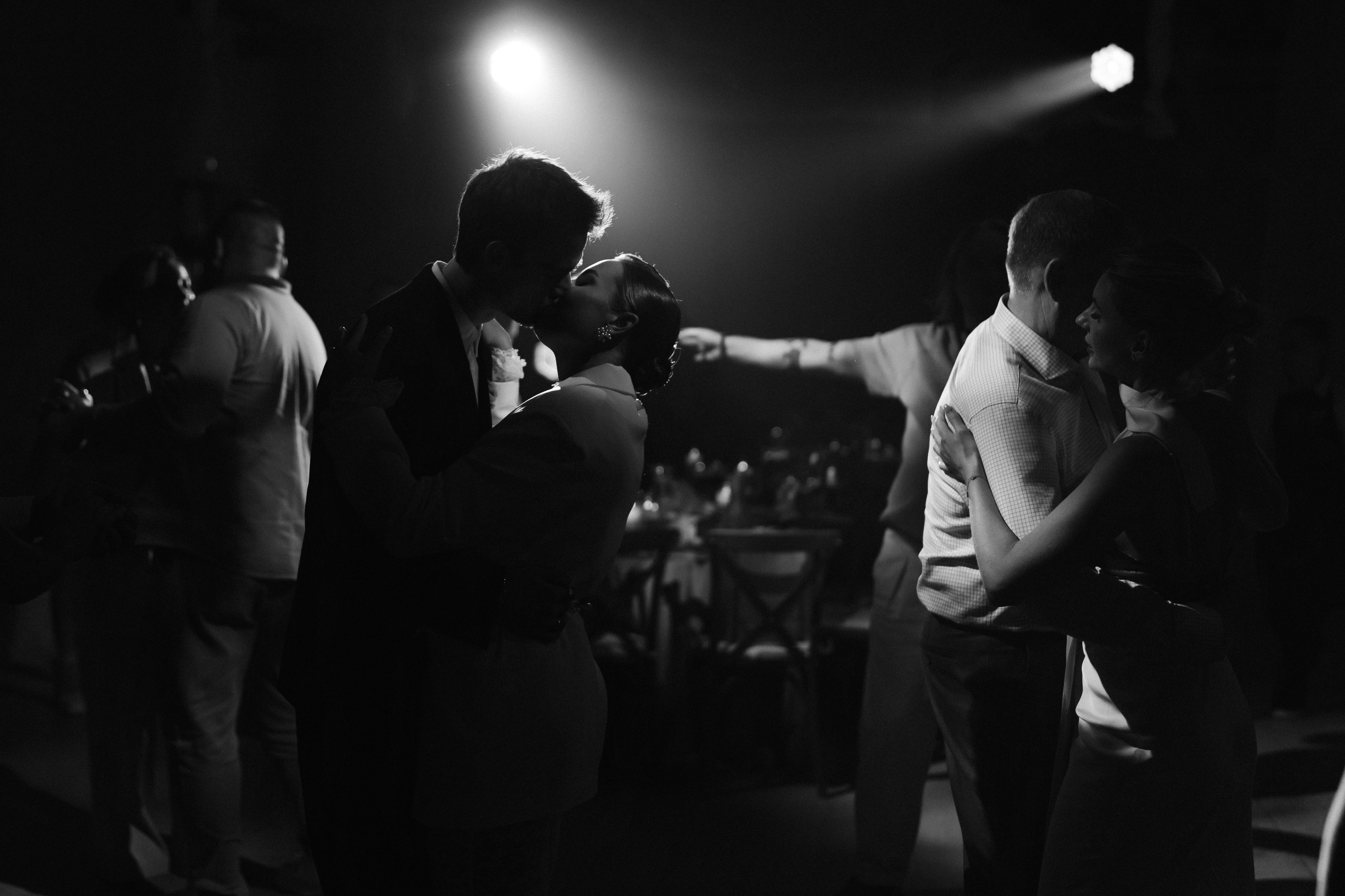 Артем и Арина. Михаил и Юлия Лыженко — свадебный фотограф Волгоград