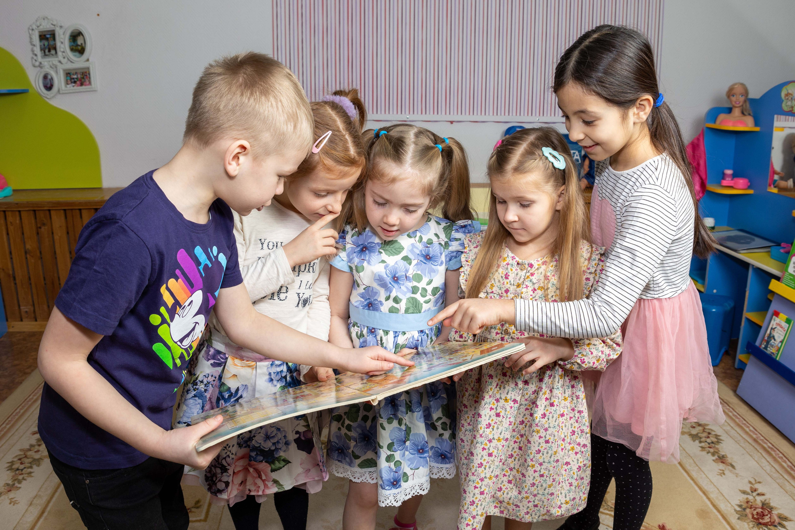 Групповые фотографии, фото с лучшим другом. Школьный и детсадовский фотограф Москва. Детский фотограф