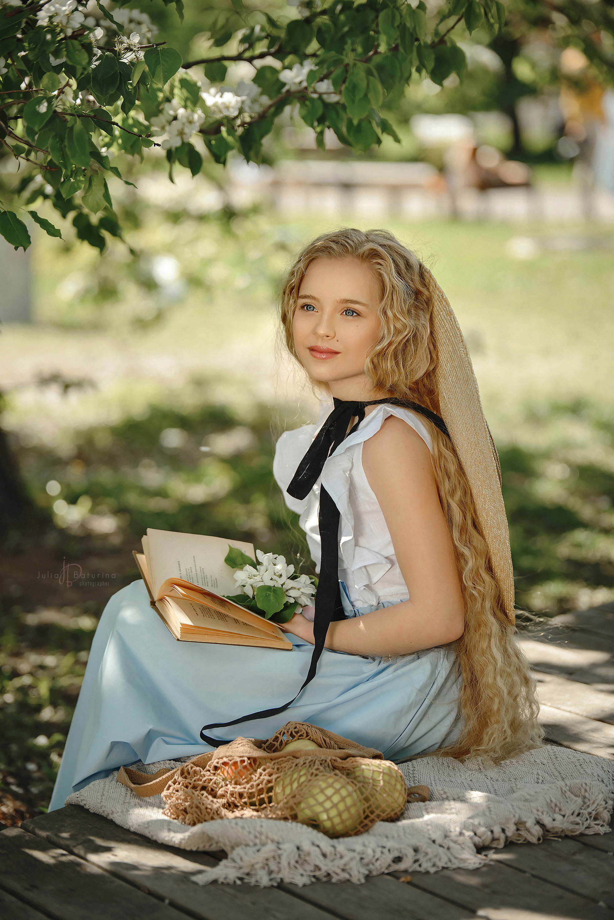 Фотосессии в цветении в Москве в яблонях