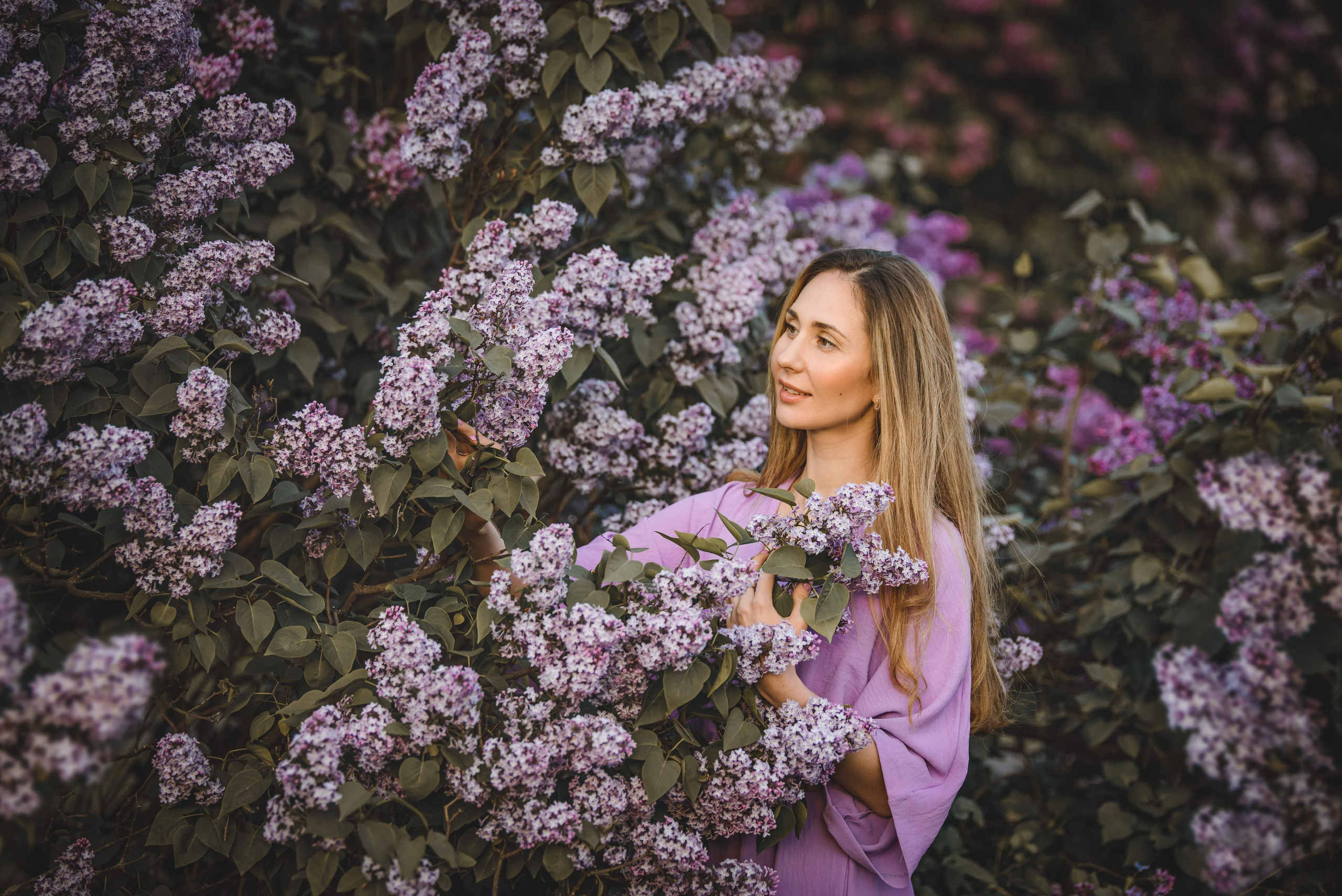 фотосессия в сиреневом саду в Москве
