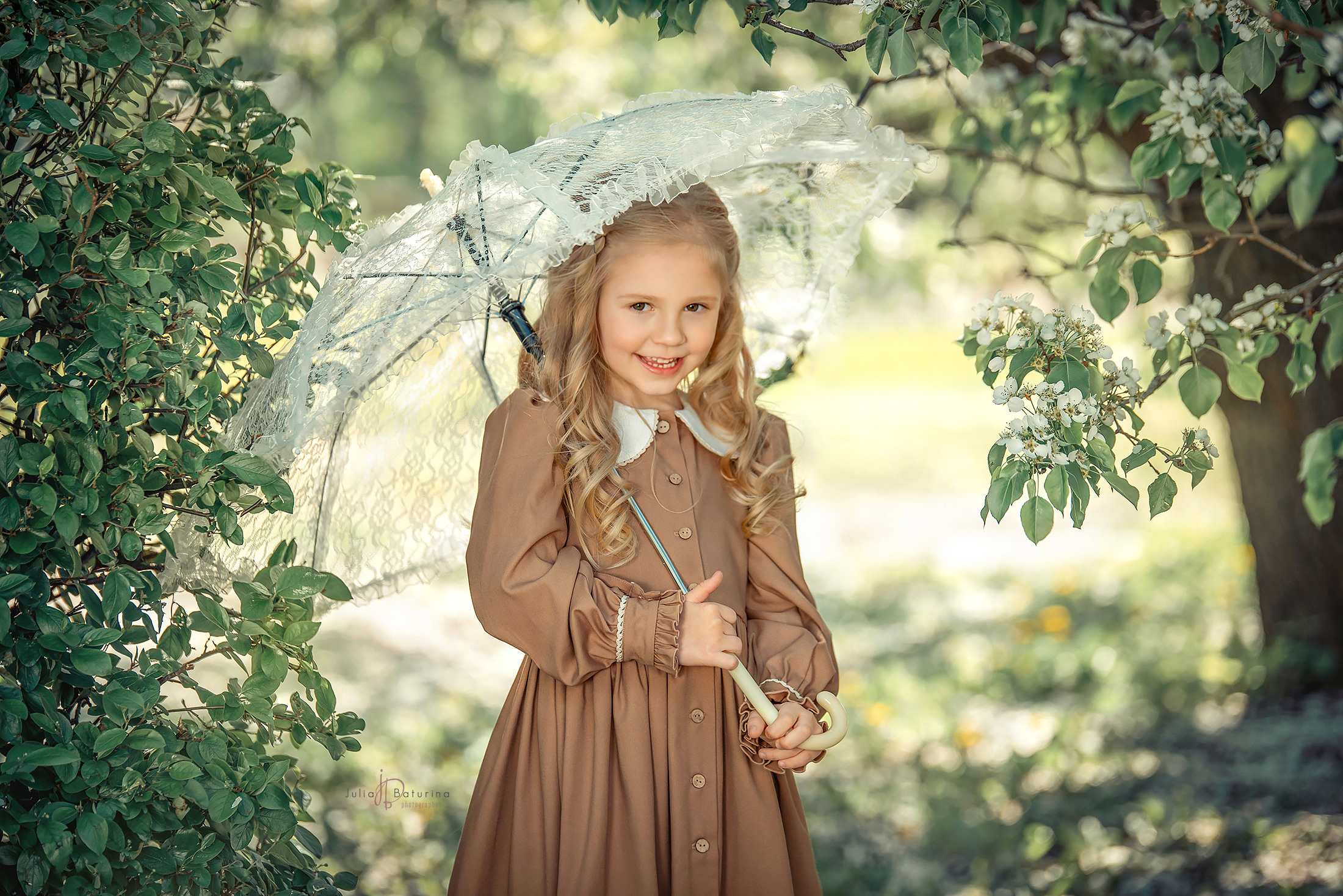 Весна Катюши и Ариши. Портретный Фотограф в Москве Юлия Батурина