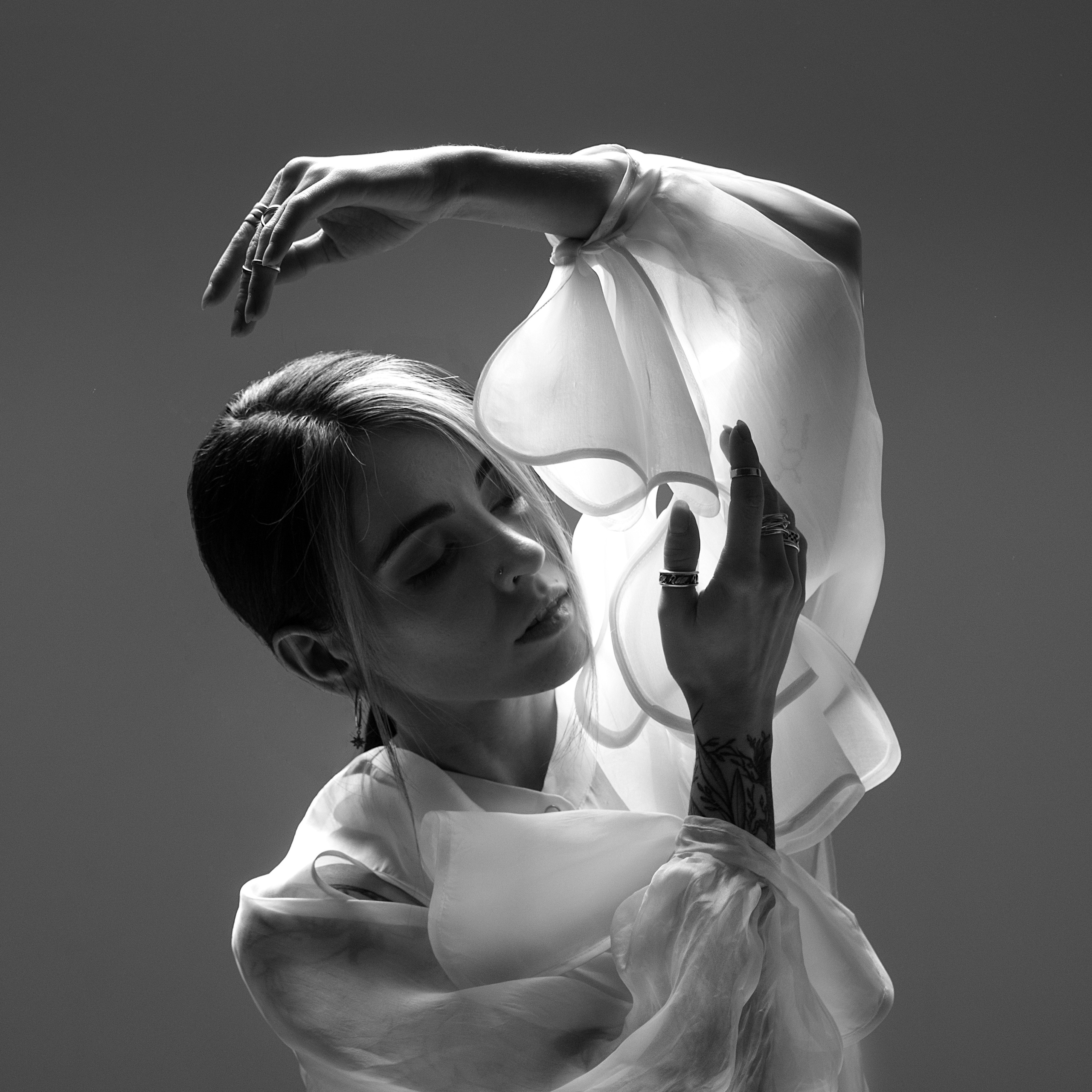 Женский портрет художественный