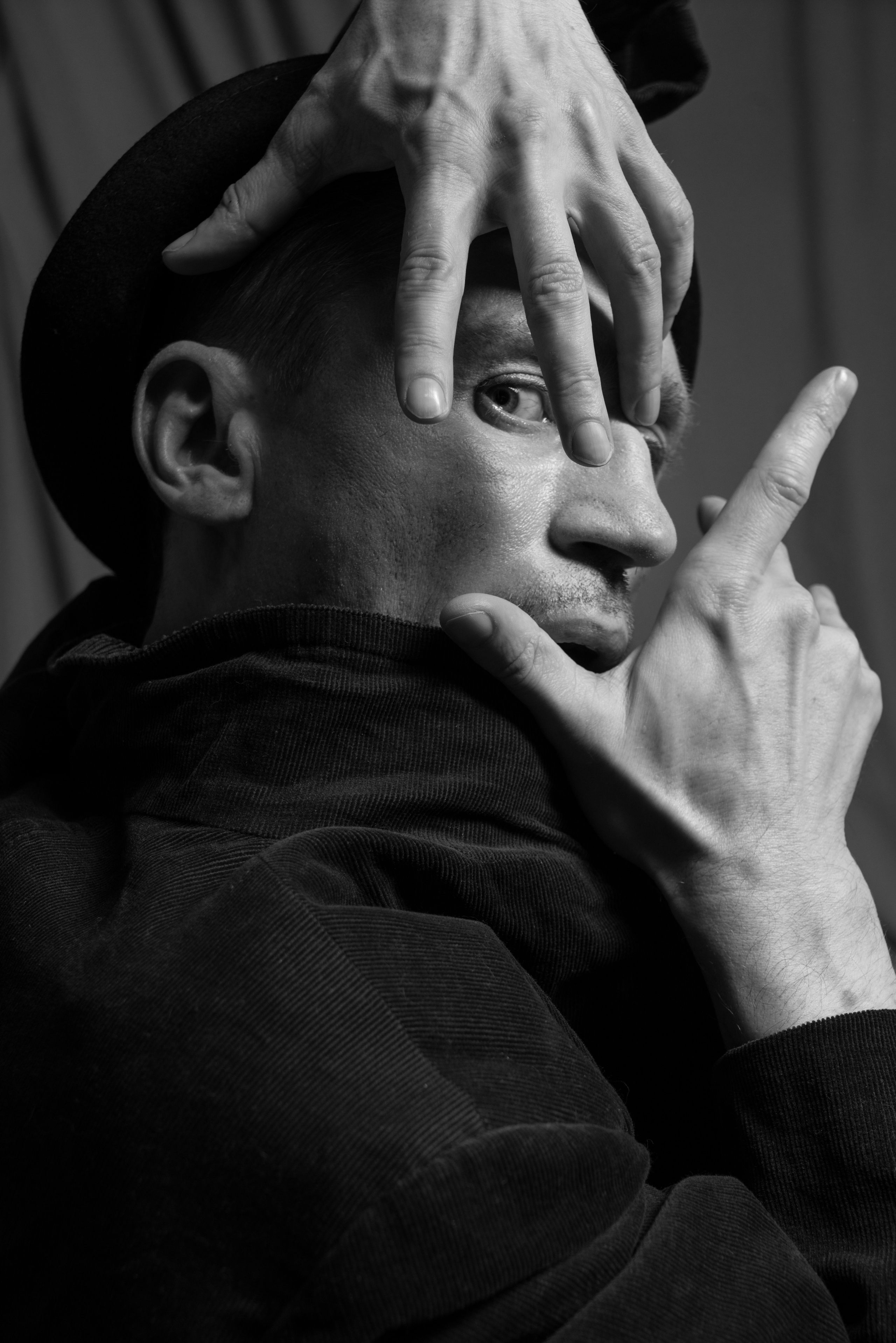 Мужской портрет художественный