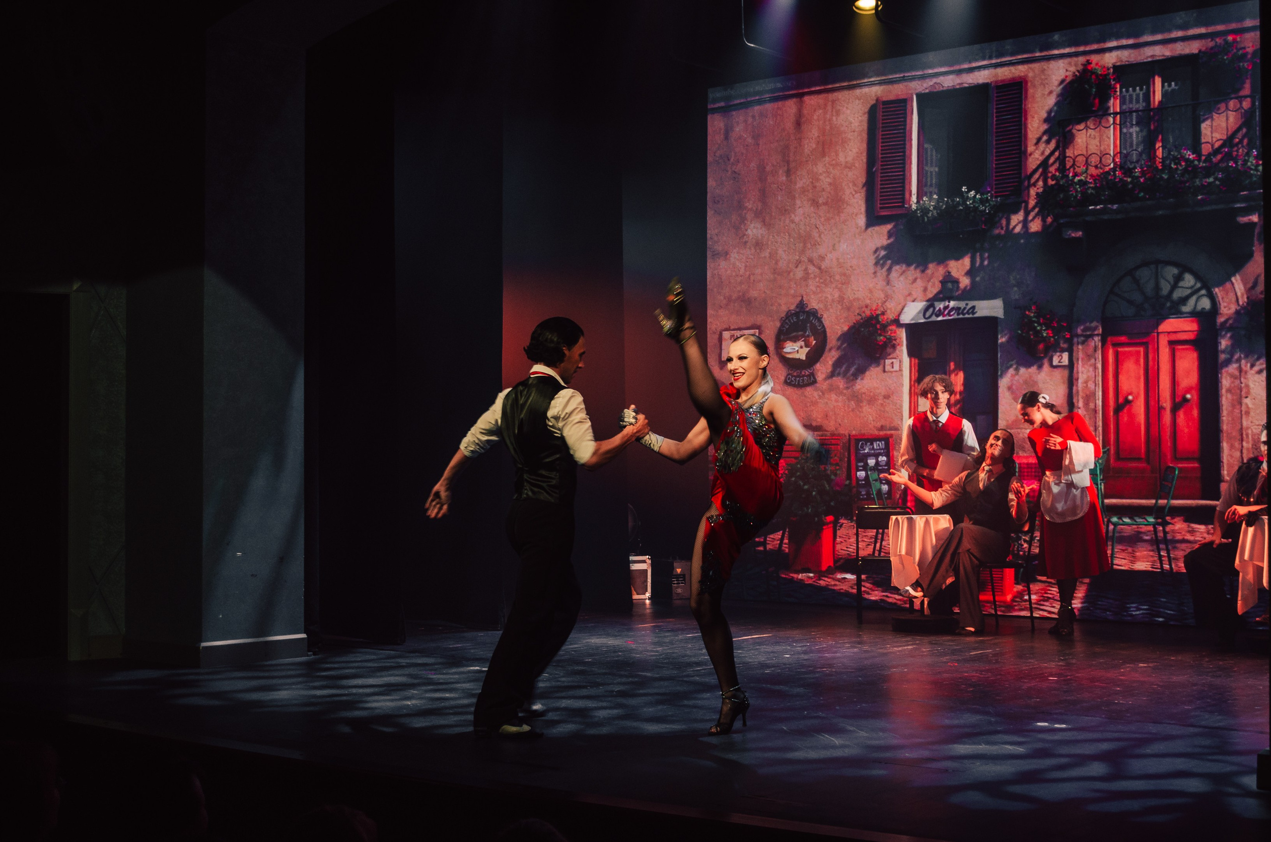 Фоторепортаж танцевального мероприятия. Денисова Аля — фотограф для парных съемок и индивидуальных историй в Барнауле