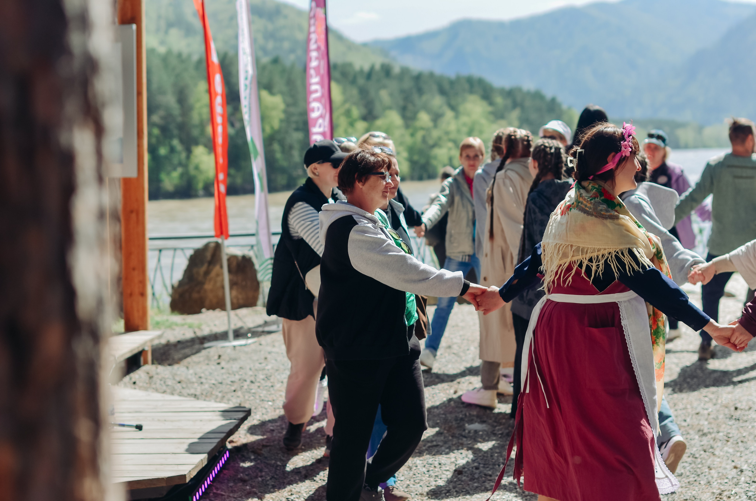 Фестиваль «Цветение Маральника на Алтае 2025». Фоторепортаж. Денисова Аля — фотограф для парных съемок и индивидуальных историй в Барнауле