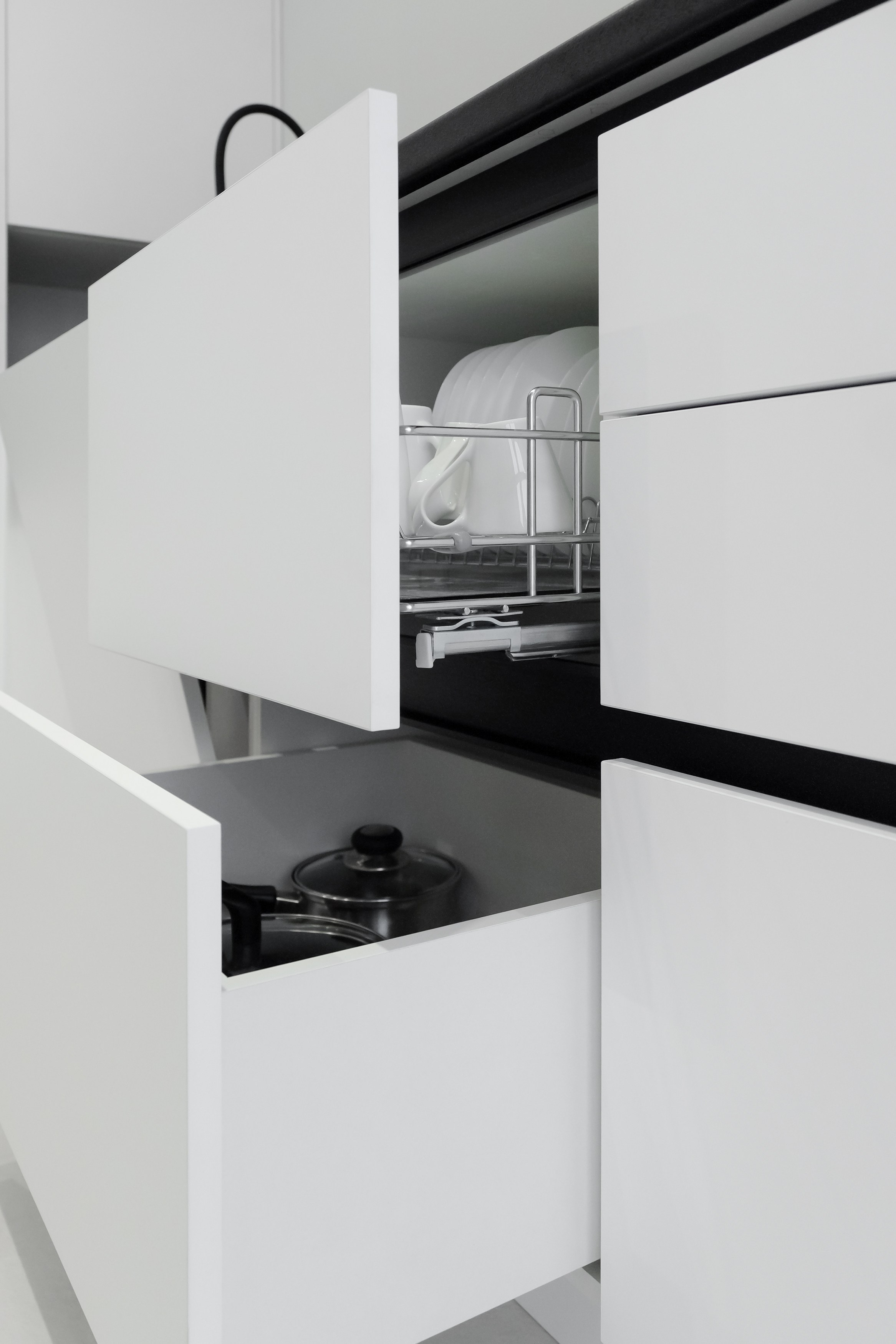 Мебель на заказ в Томске ЖК Михайловский Парк | Минималистичная кухня. ГУДРУМ — Мебель на заказ в Томске | Кухни | Шкафы | Стулья и Столы