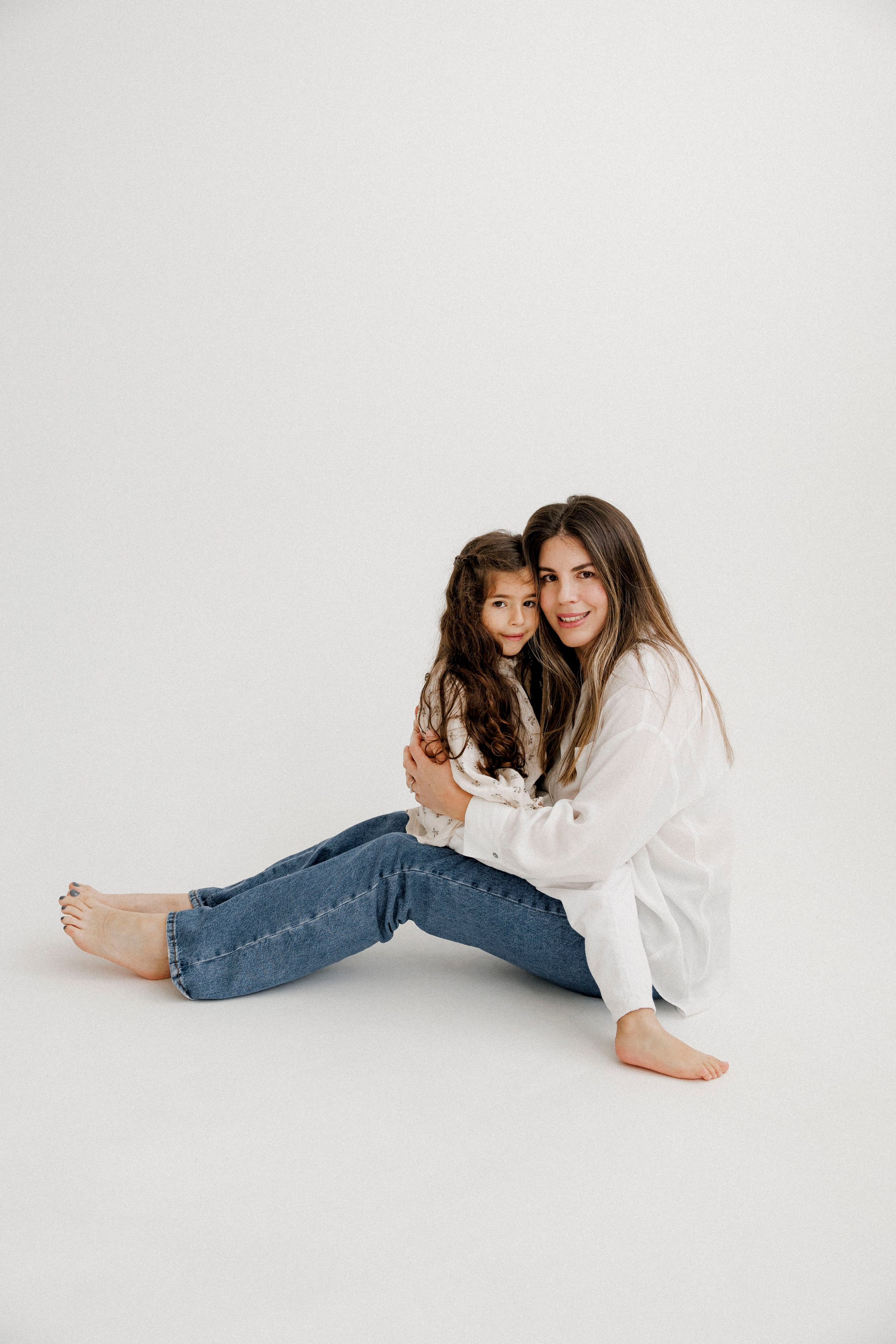 One year inside the White studio. Wedding and family photographer