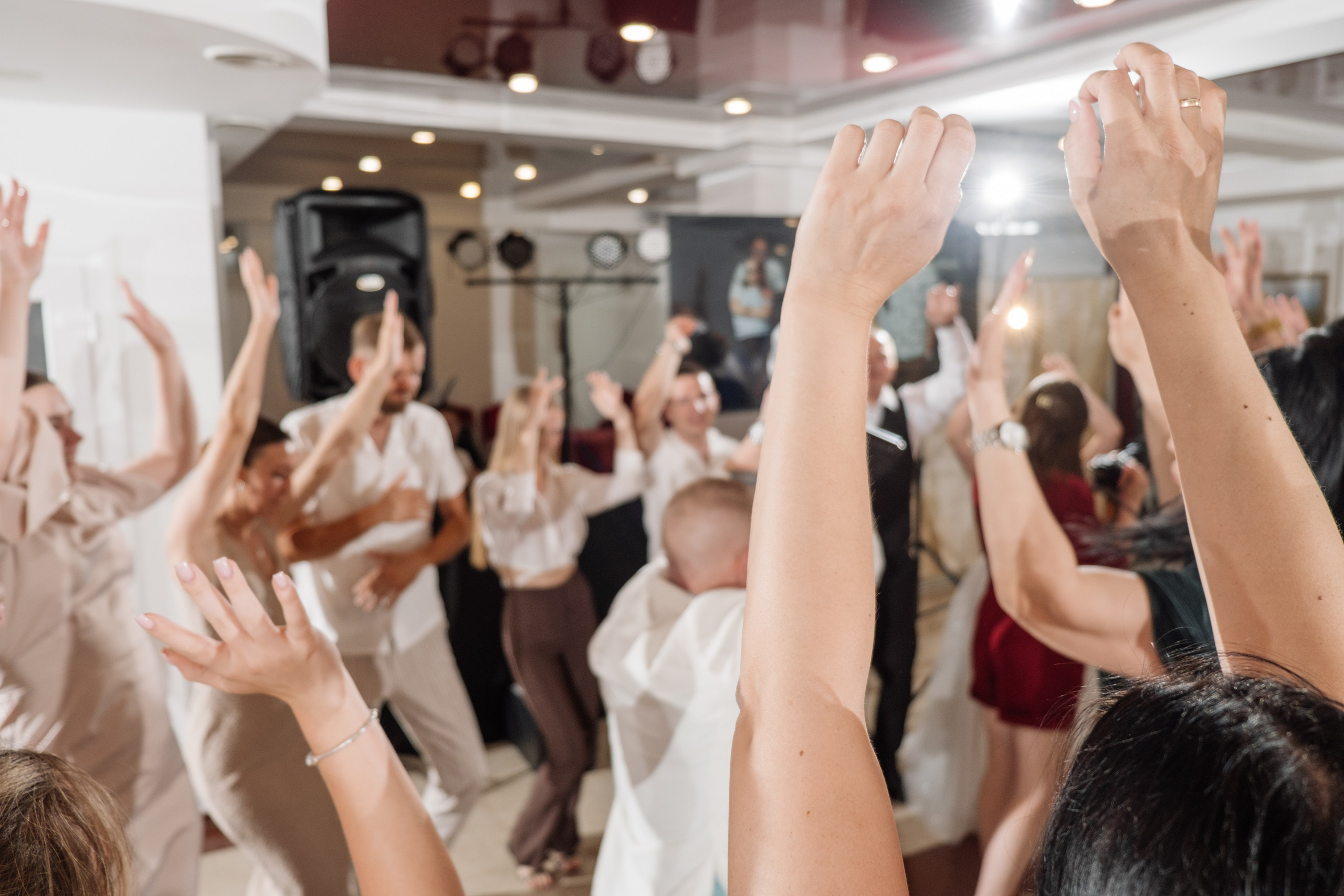 Свадебный ретопртаж. Профессиональная фотосъемка в Крыму. Натуральные эмоции и живые кадры. Забронируйте дату прямо сейчас!