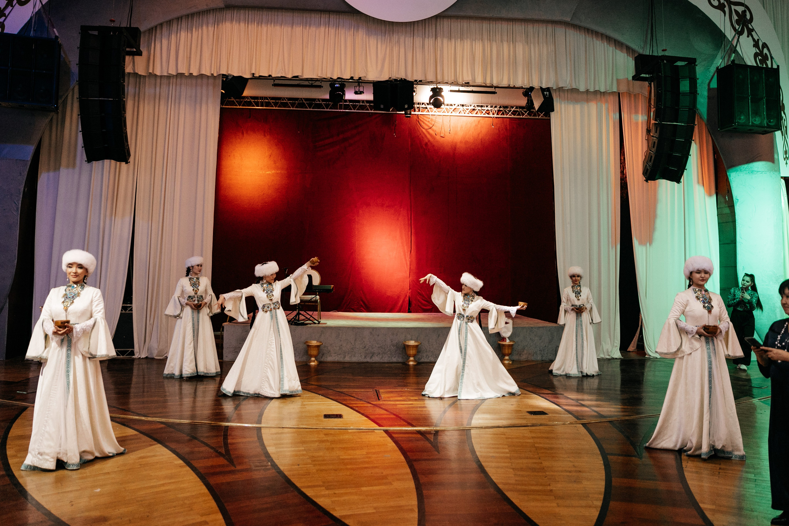 Свадебный банкет Абылайхан и Меруерт. Akkanatart.kz