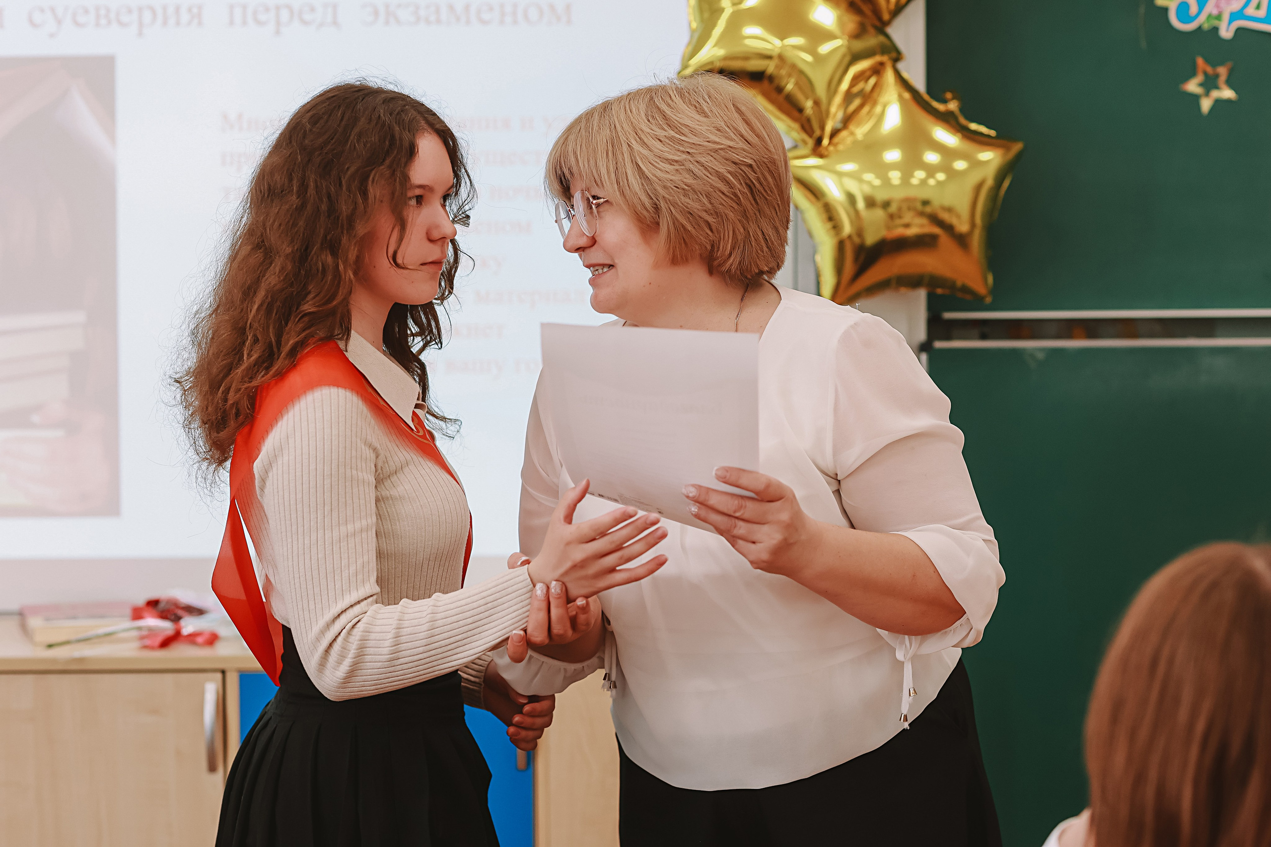 Последний звонок. Семейный фотограф Тюмень, фотограф на роды Салмина Мария