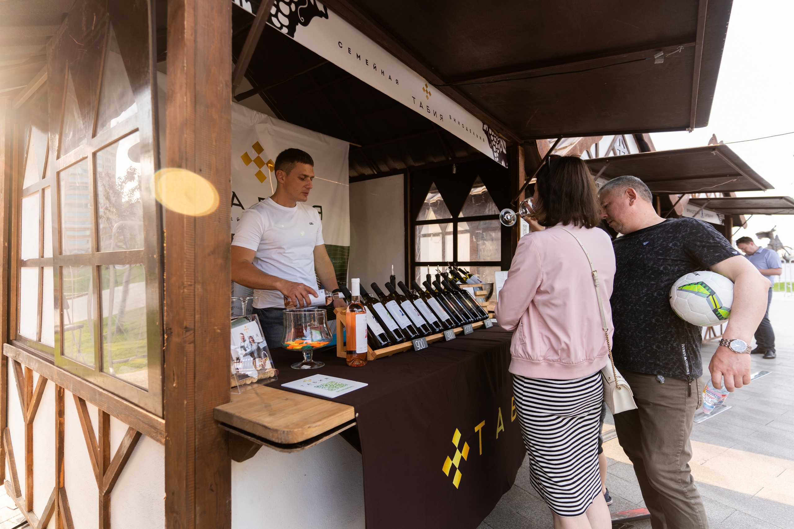 Репортажная фотосъёмка Винной ярмарки в Красногорске