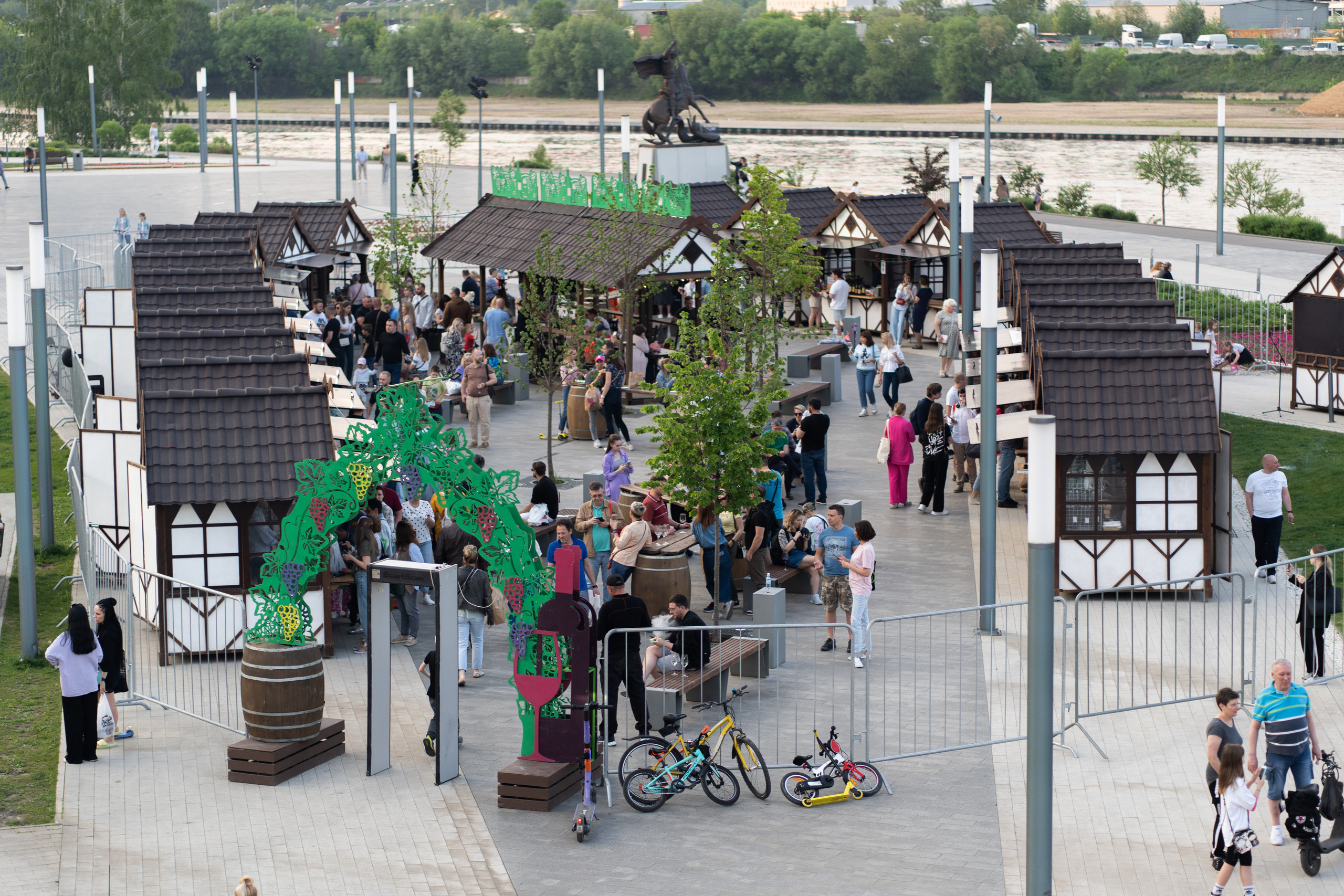 Репортажная фотосъёмка Винной ярмарки в Красногорске