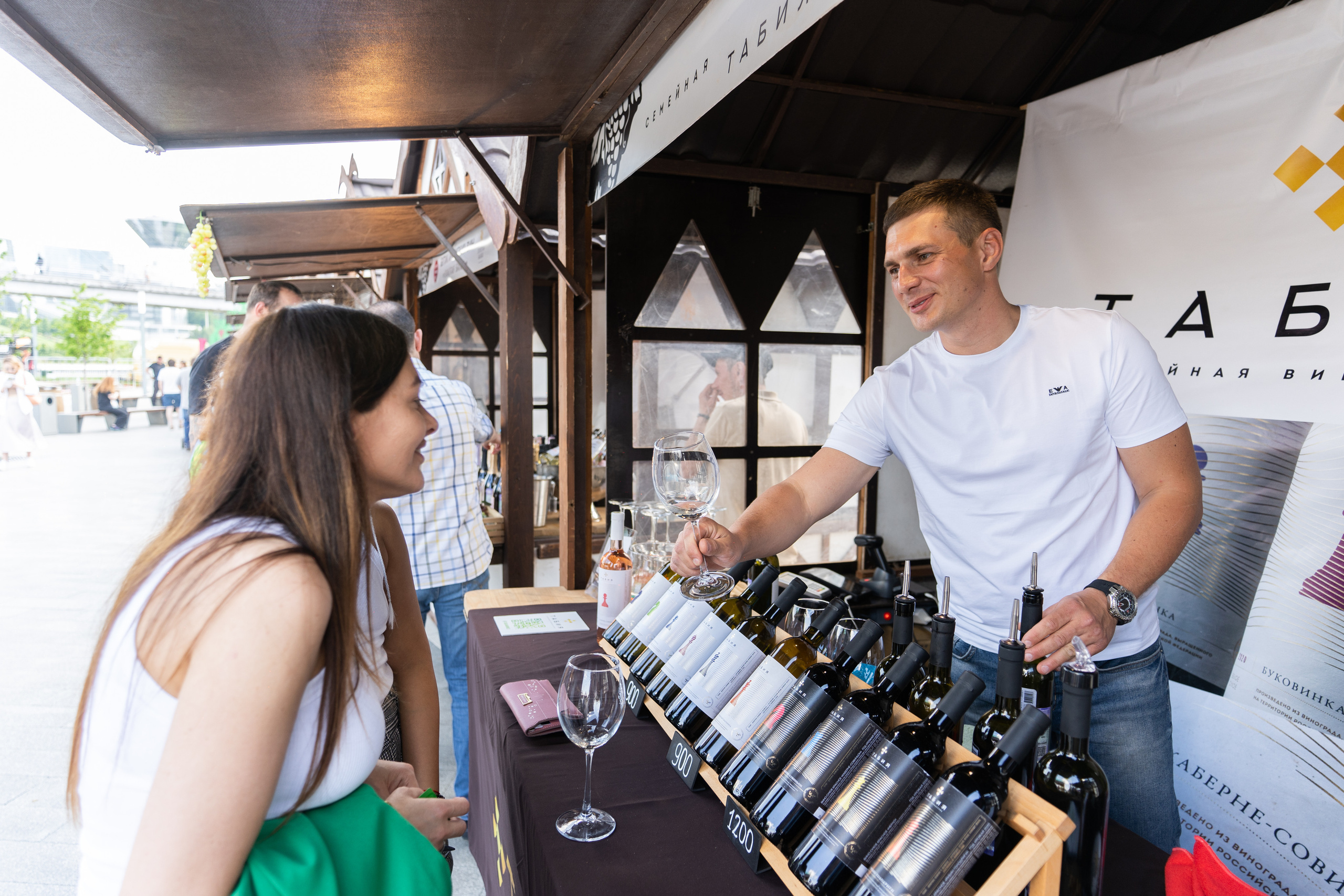Репортажная фотосъёмка Винной ярмарки в Красногорске
