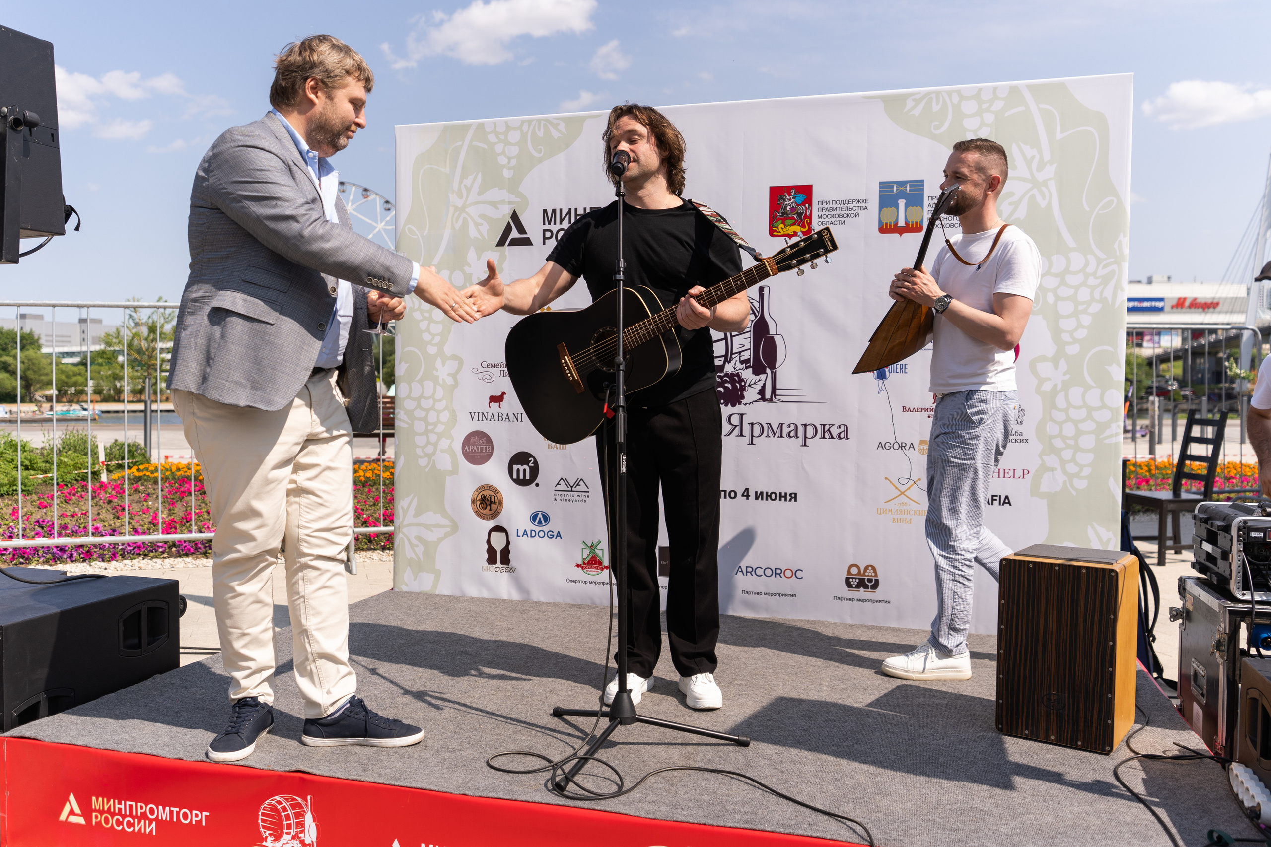 Репортажная фотосъёмка Винной ярмарки в Красногорске