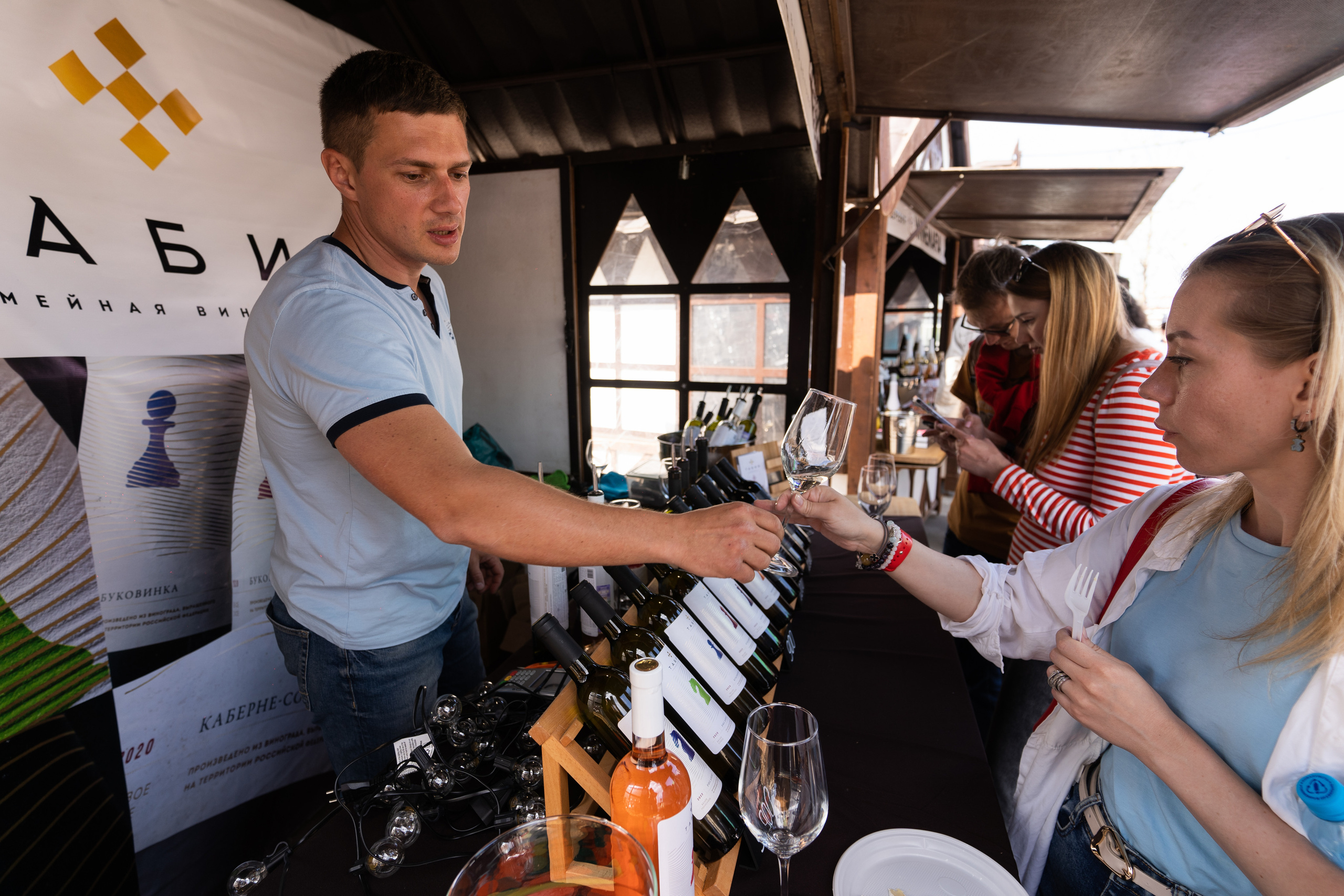Репортажная фотосъёмка Винной ярмарки в Красногорске