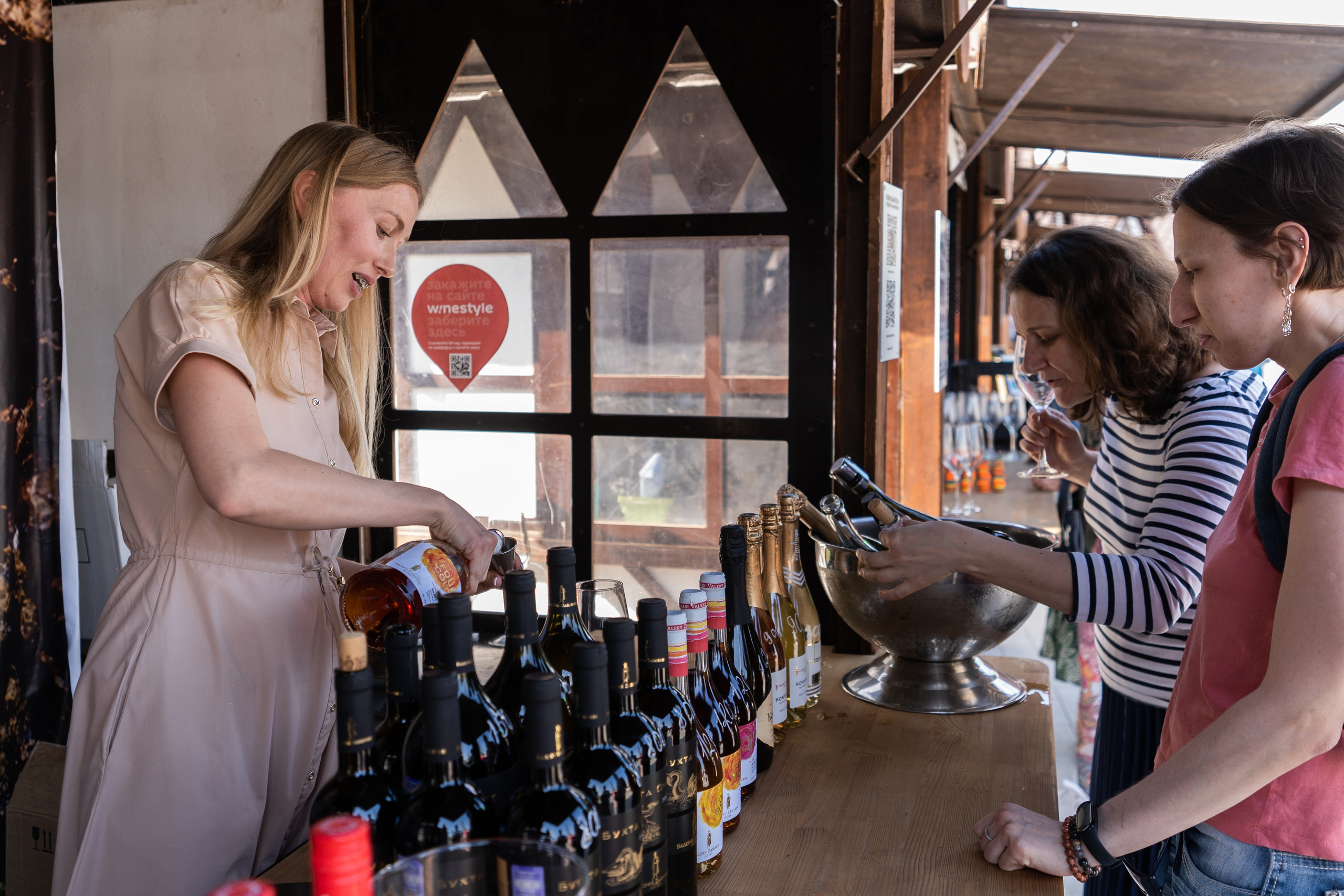 Репортажная фотосъёмка Винной ярмарки в Красногорске