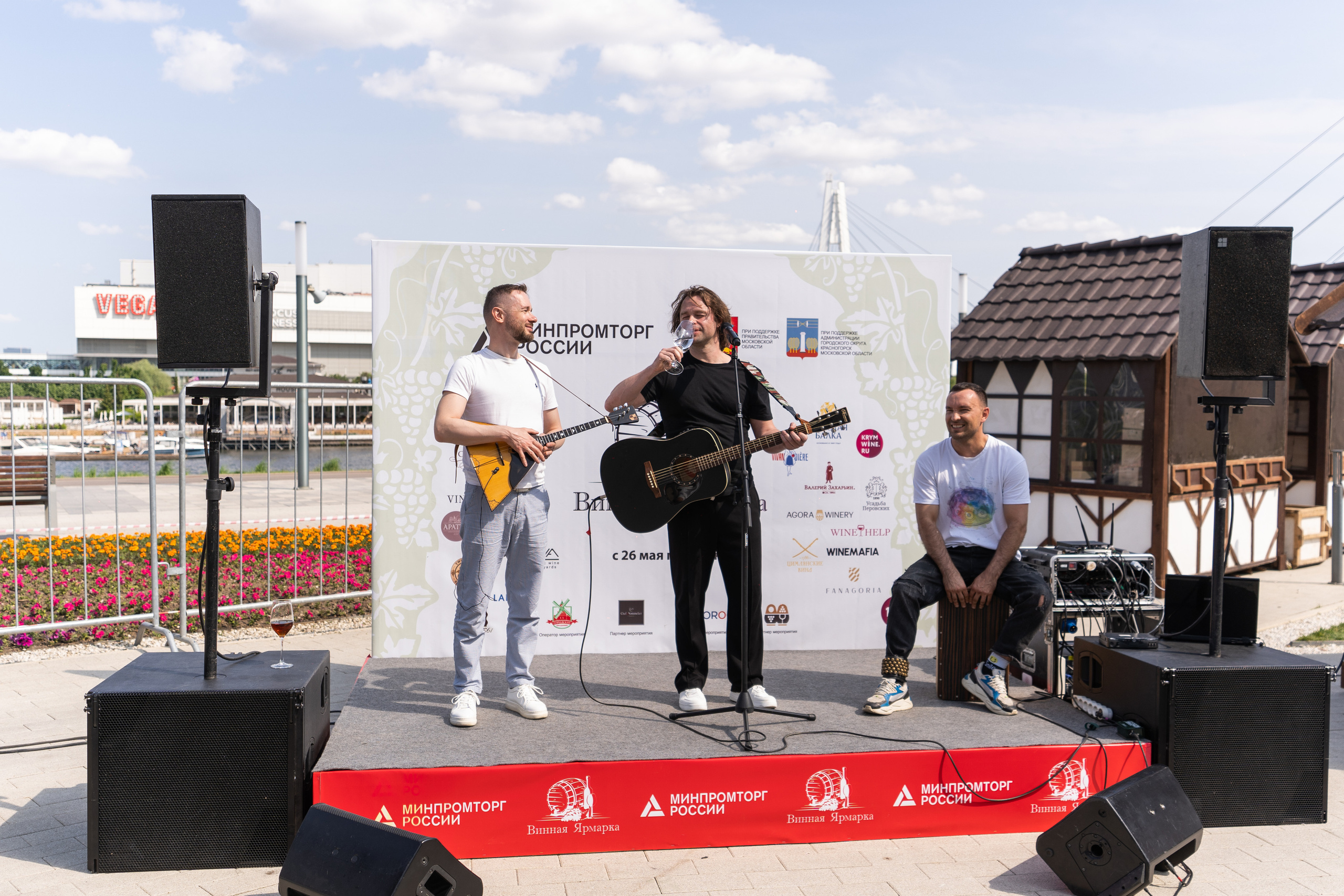 Репортажная фотосъёмка Винной ярмарки в Красногорске