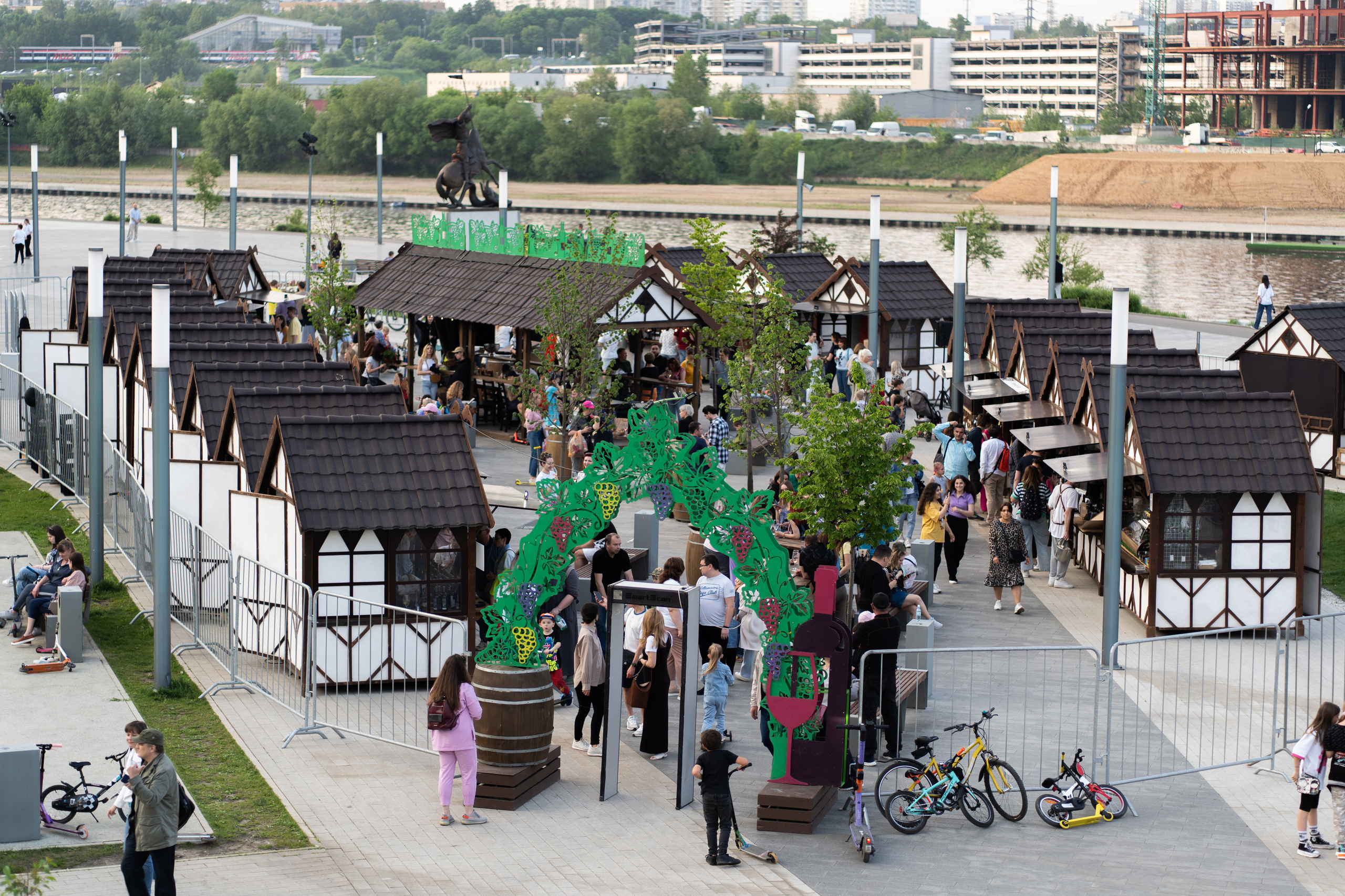 Репортажная фотосъёмка Винной ярмарки в Красногорске