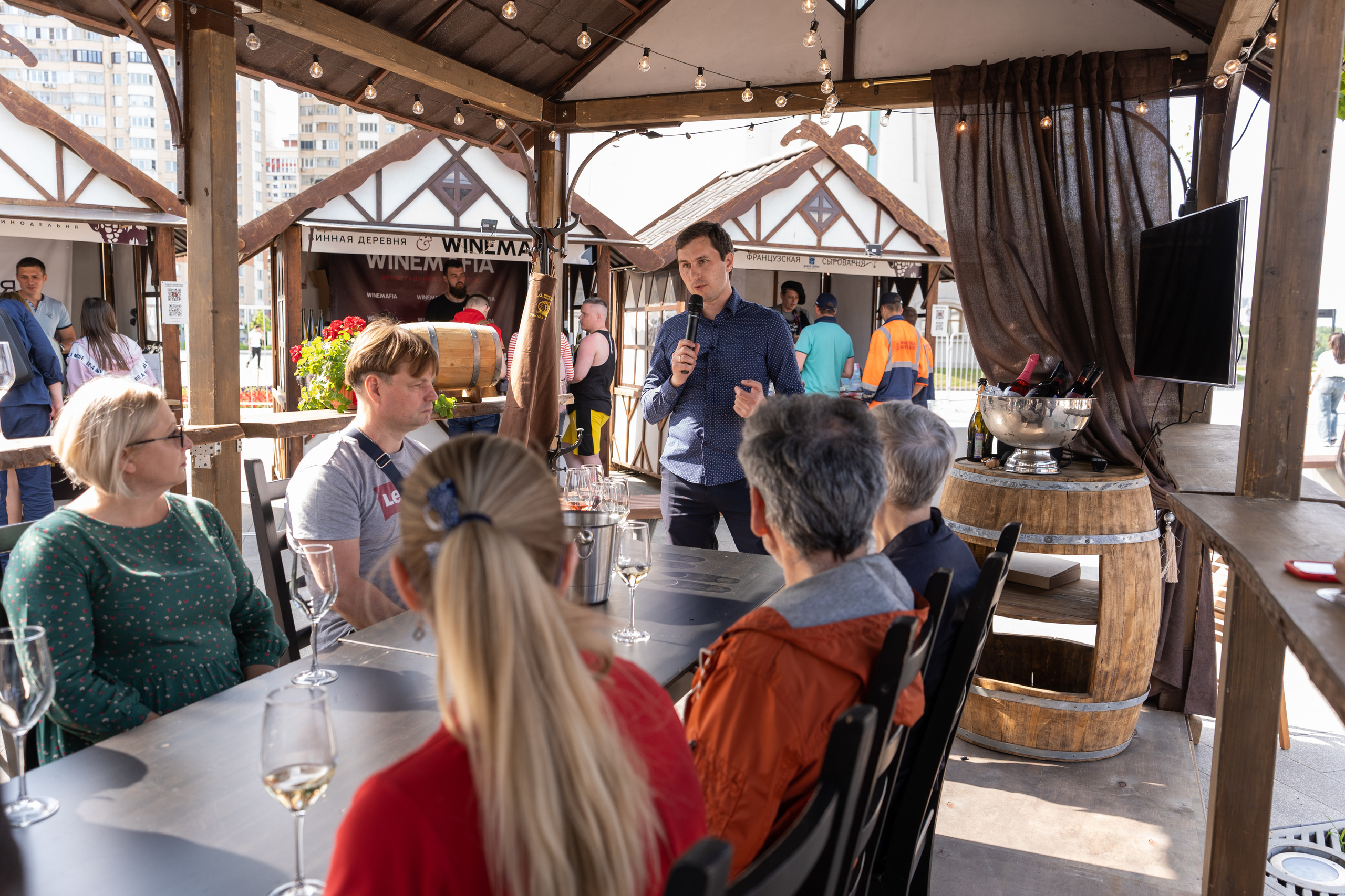 Репортажная фотосъёмка Винной ярмарки в Красногорске