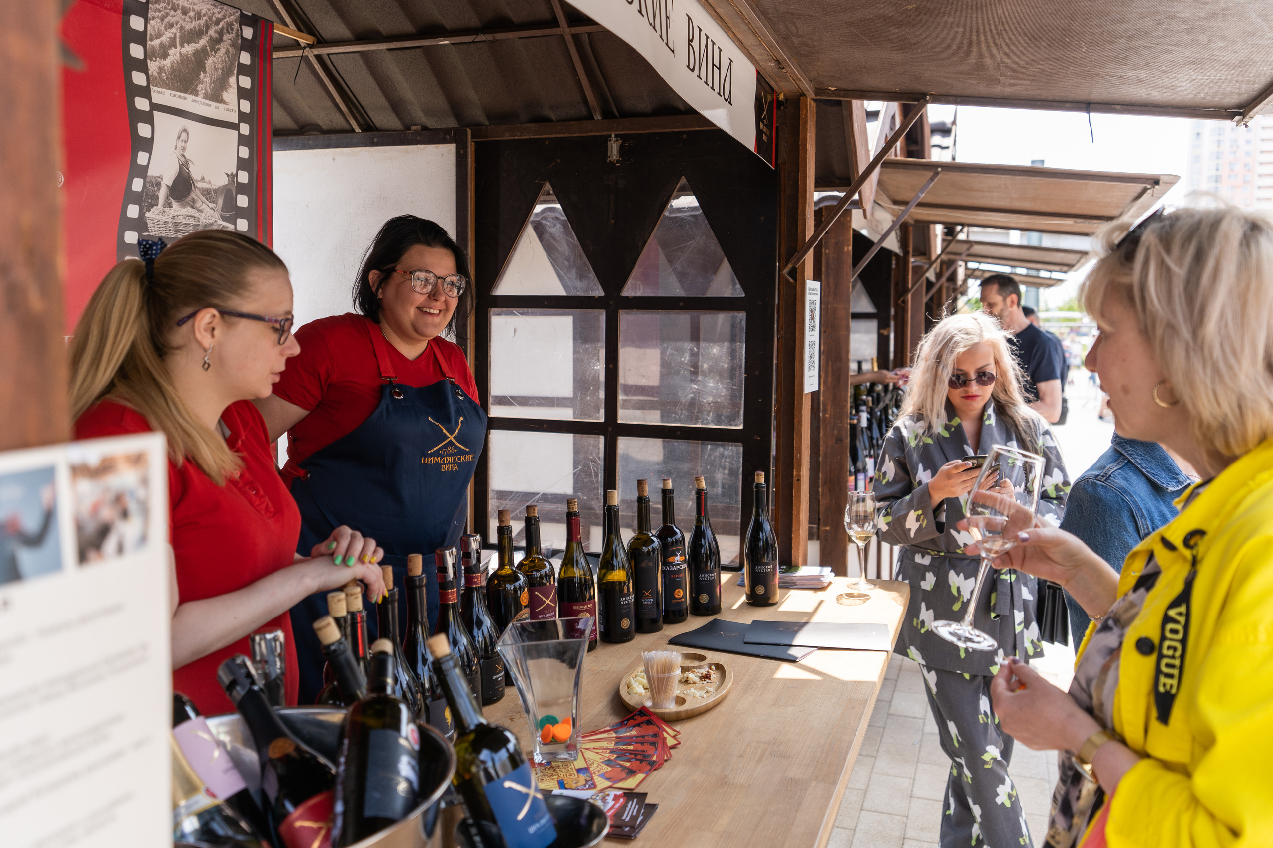 Репортажная фотосъёмка Винной ярмарки в Красногорске