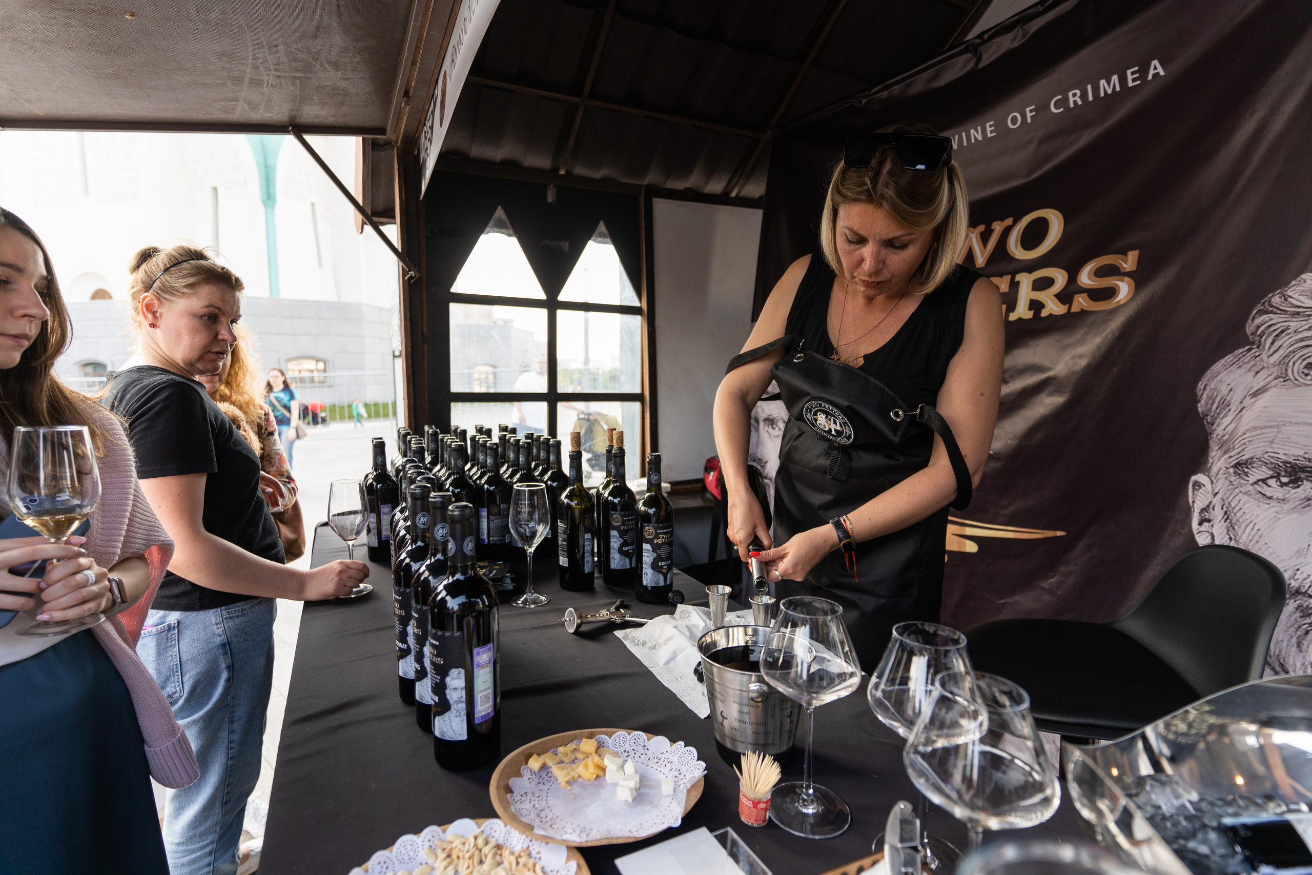 Репортажная фотосъёмка Винной ярмарки в Красногорске