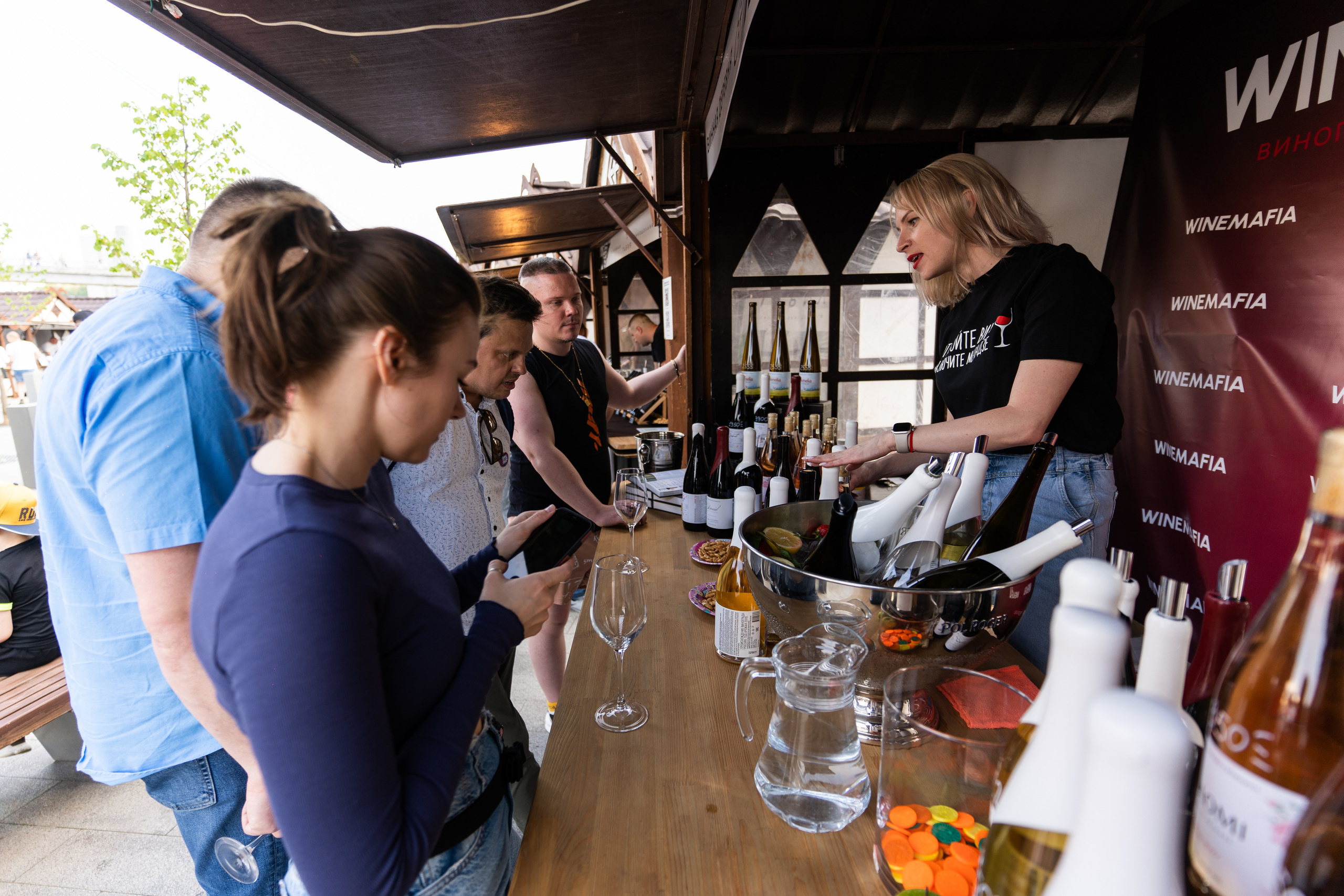 Репортажная фотосъёмка Винной ярмарки в Красногорске