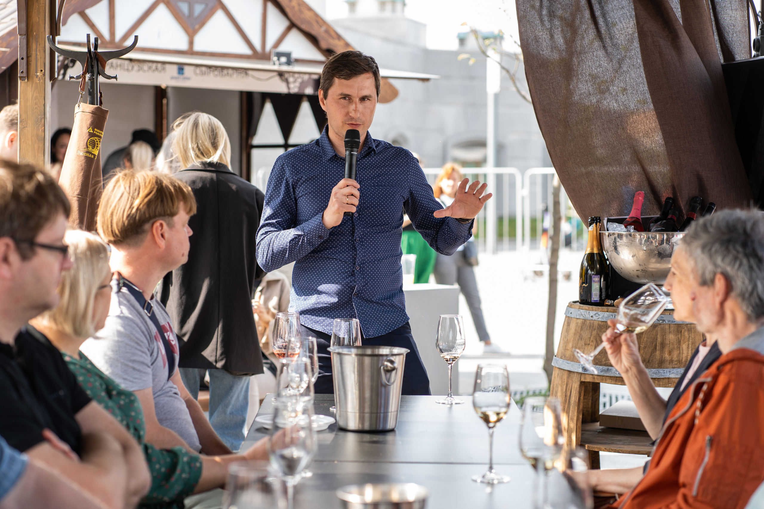 Репортажная фотосъёмка Винной ярмарки в Красногорске