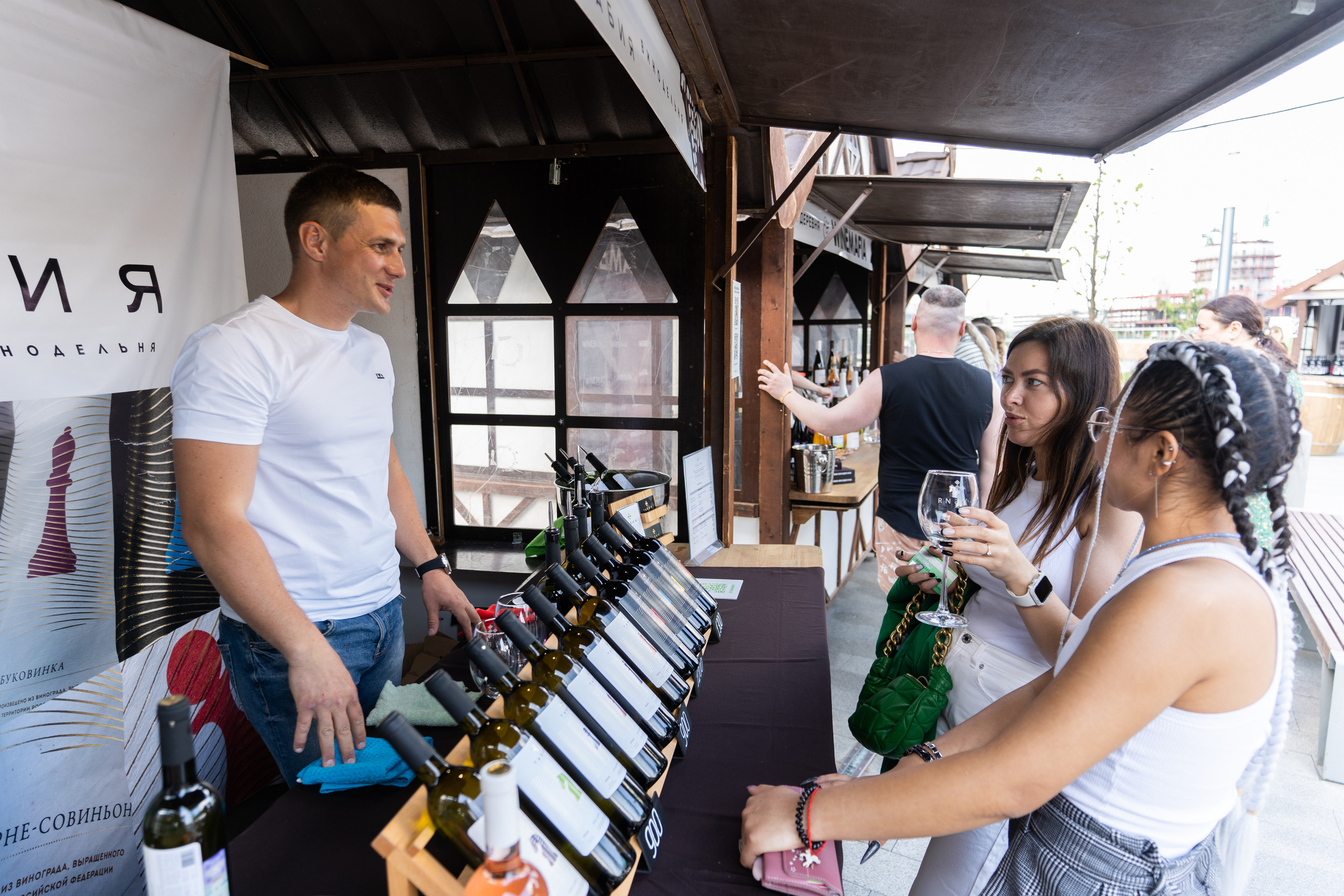 Репортажная фотосъёмка Винной ярмарки в Красногорске