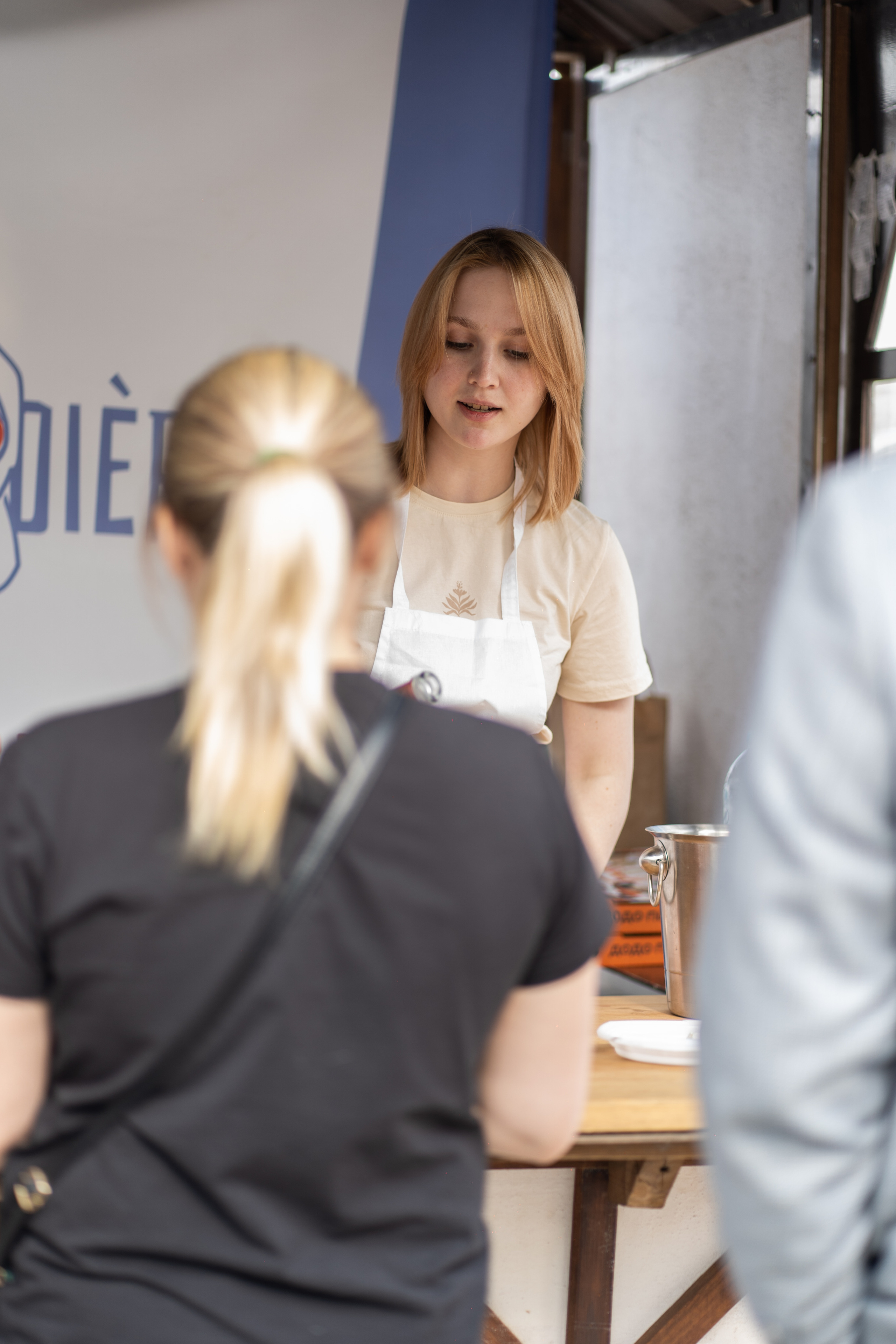 Репортажная фотосъёмка Винной ярмарки в Красногорске