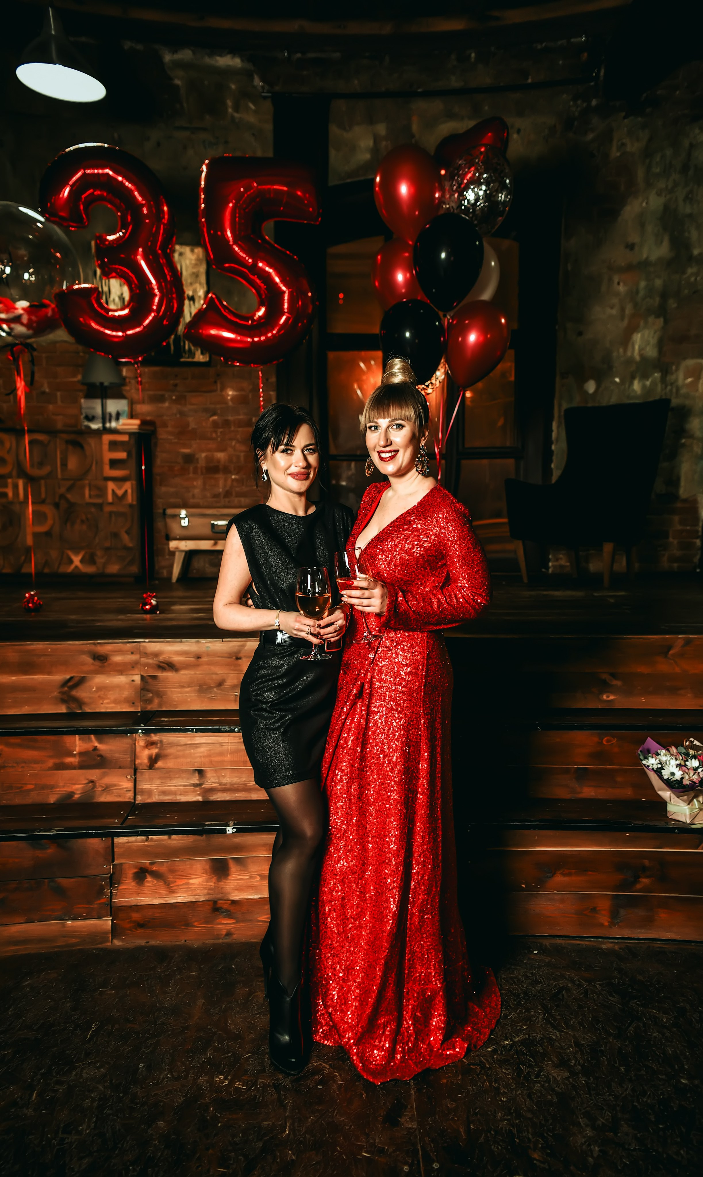 Тематическая вечеринка на юбилей 35 лет. Свадебный, семейный, детский, контент фотограф в Омске Максим Ильин