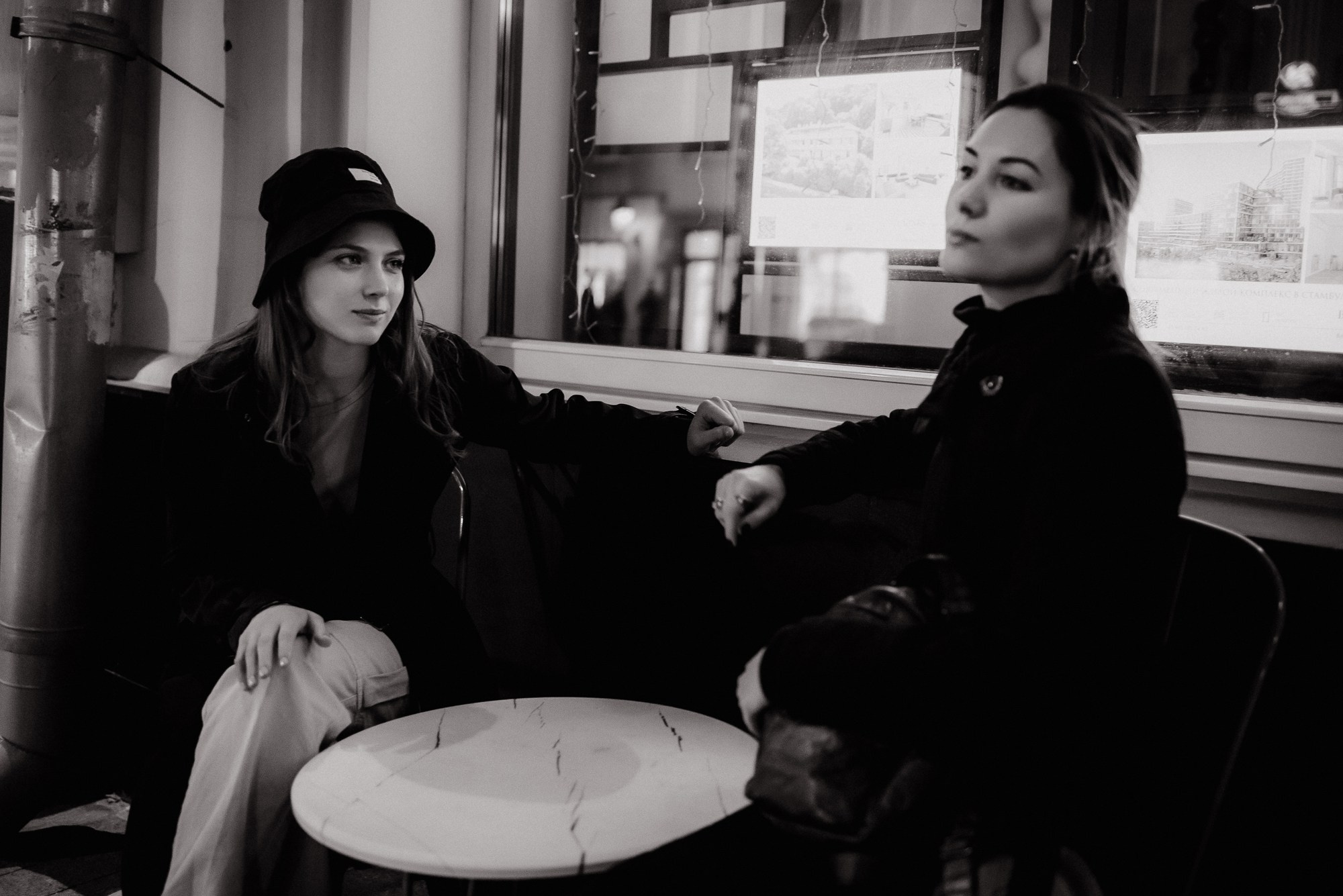 вероника мир и тина стойилкович прогулка по москве