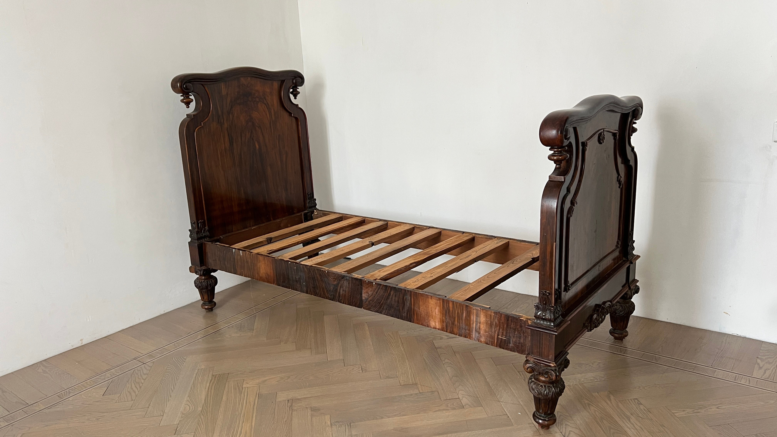 Кровать. Фотолаборатория XIX века в городе Тверь